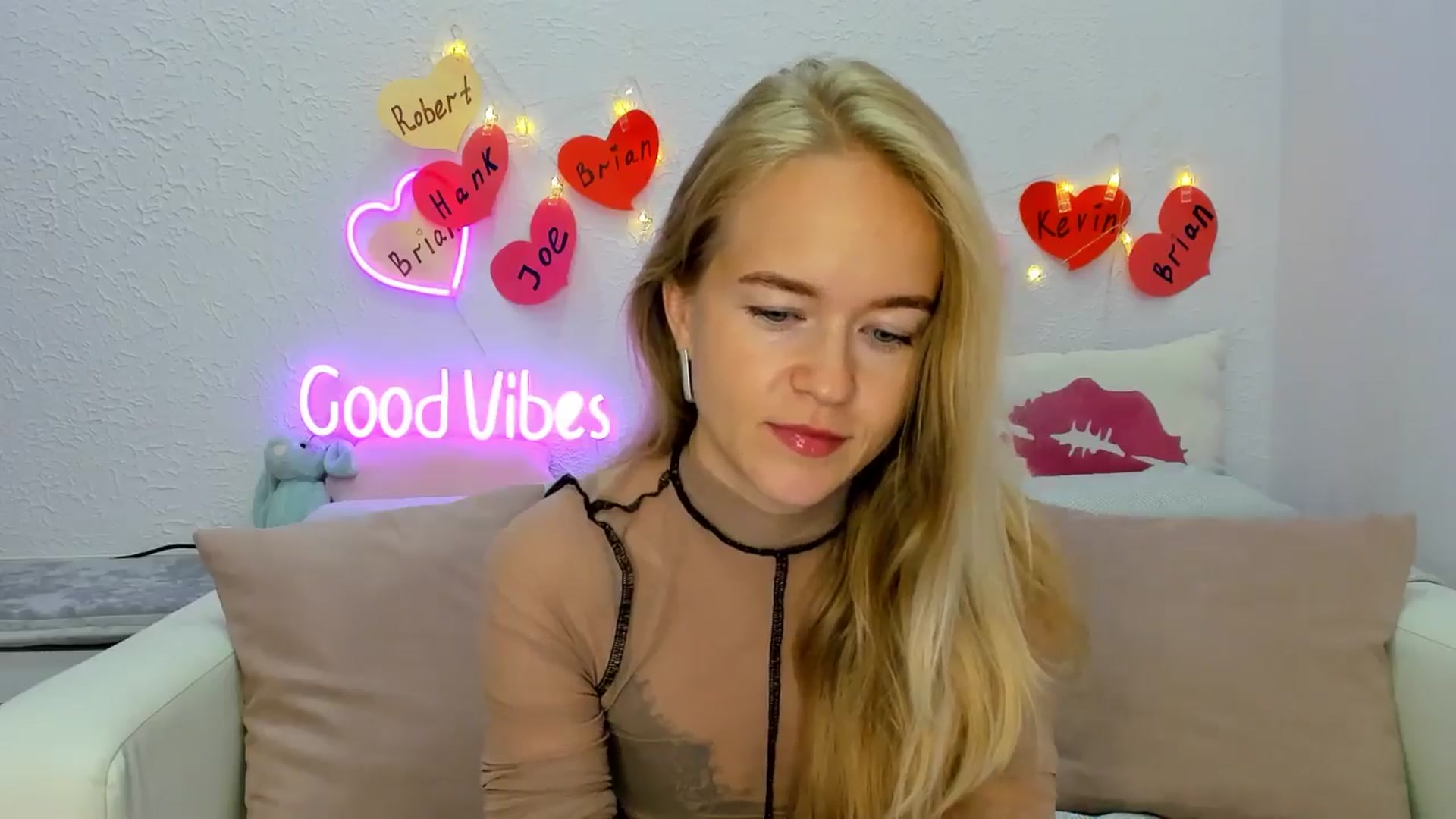 Gallery image thumbnail from Angel_Kristy's myfreecams stream on, 08/29/2024, 01:37 image 3 of 20