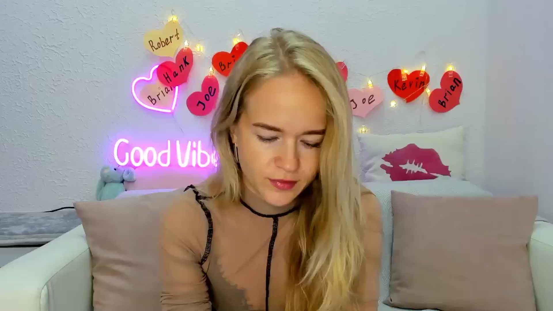 Gallery image thumbnail from Angel_Kristy's myfreecams stream on, 08/29/2024, 01:37 image 13 of 20