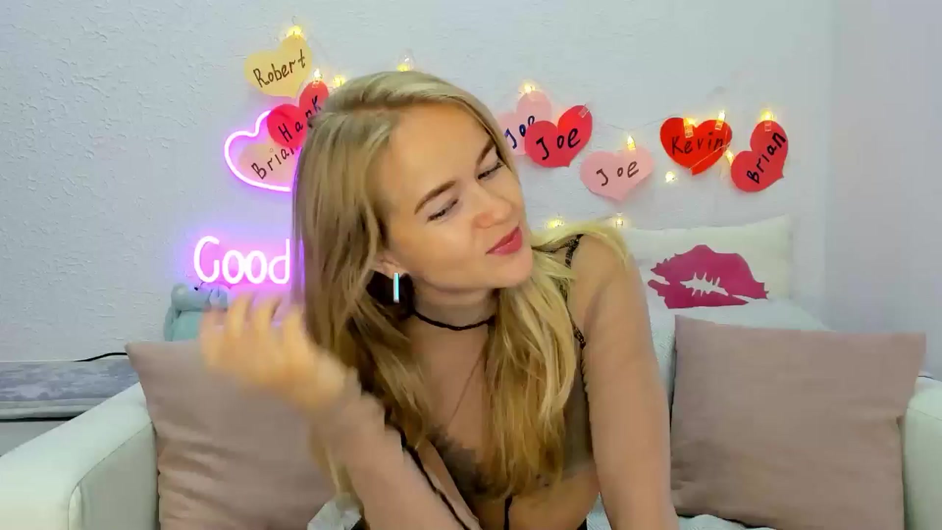 Gallery image thumbnail from Angel_Kristy's myfreecams stream on, 08/29/2024, 02:02 image 1 of 20
