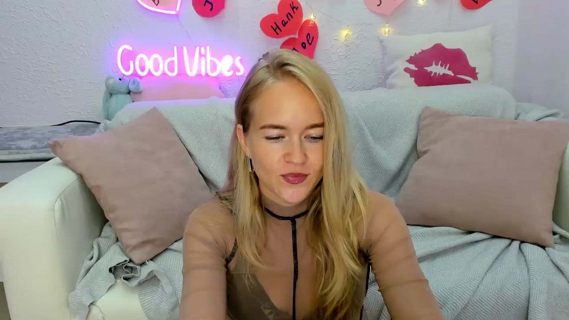 Gallery image thumbnail from Angel_Kristy's myfreecams stream on, 08/29/2024, 05:06 image 6 of 20