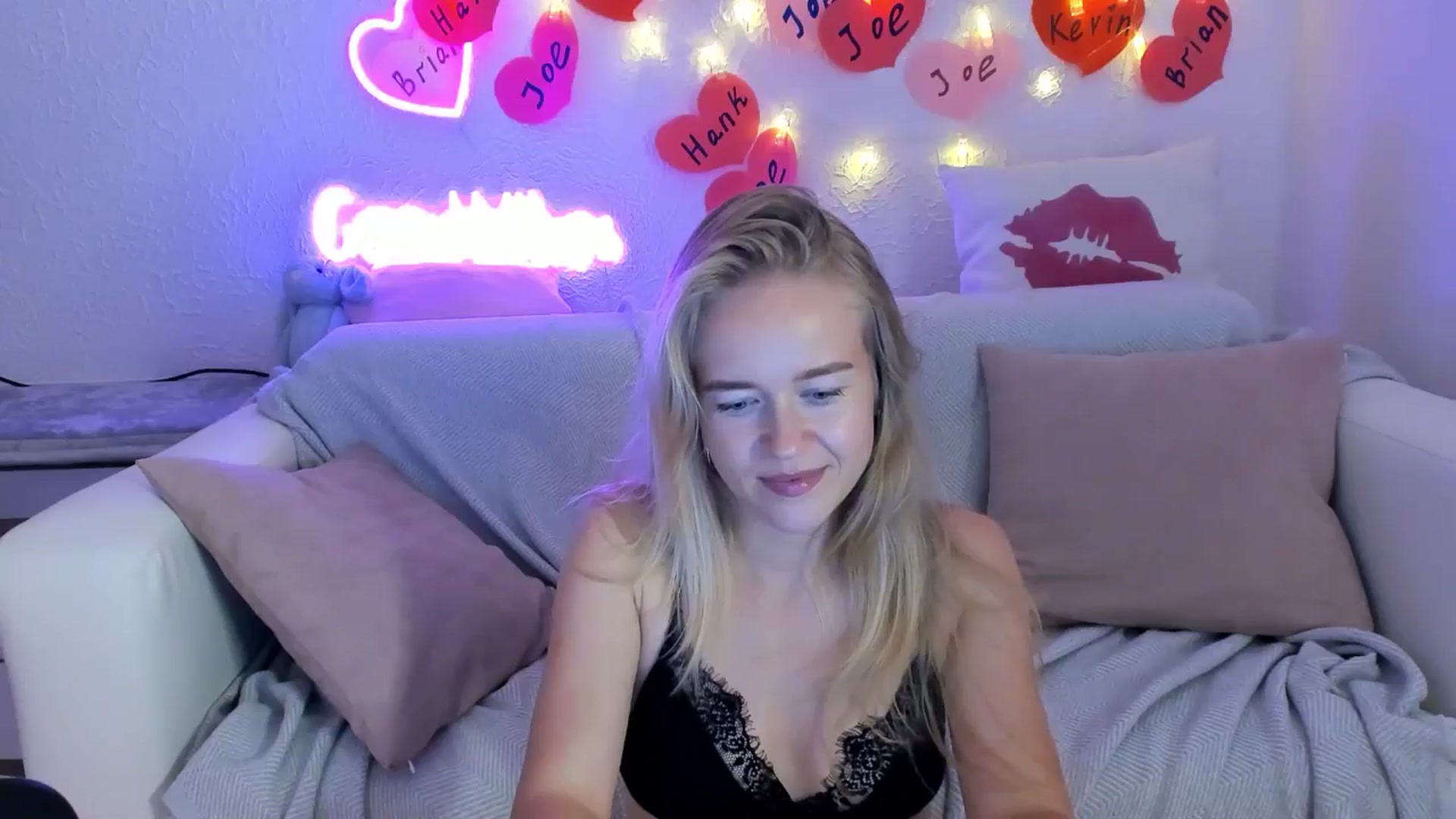 Gallery image thumbnail from Angel_Kristy's myfreecams stream on, 08/29/2024, 06:57 image 12 of 20