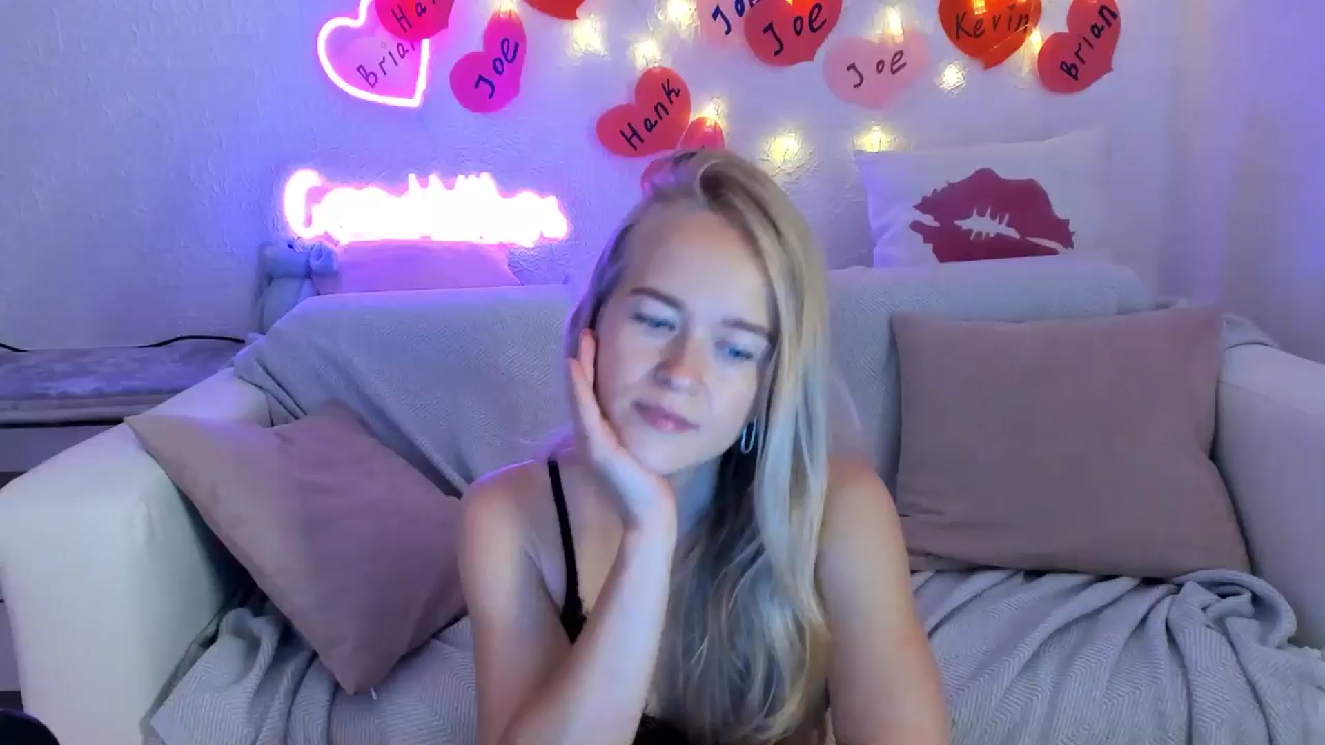 Gallery image thumbnail from Angel_Kristy's myfreecams stream on, 08/29/2024, 06:57 image 6 of 20