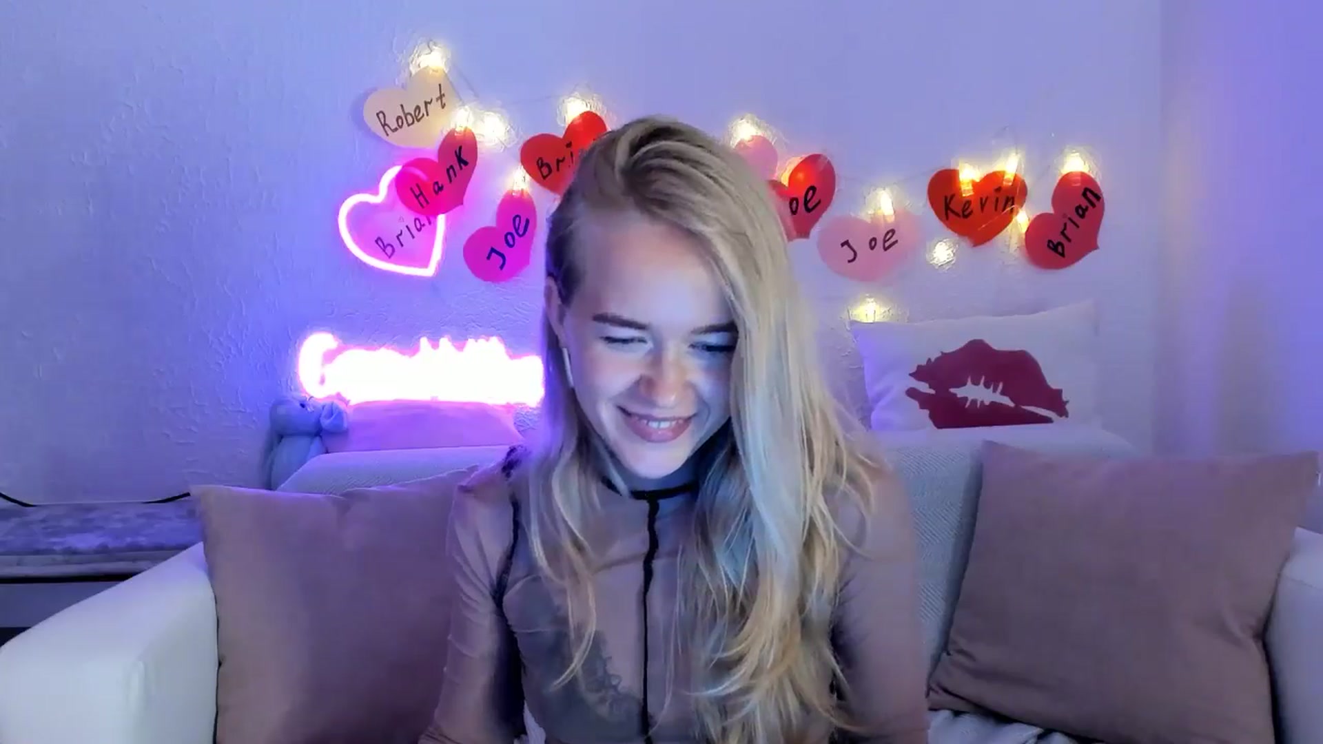 Gallery image thumbnail from Angel_Kristy's myfreecams stream on, 08/29/2024, 06:57 image 17 of 20