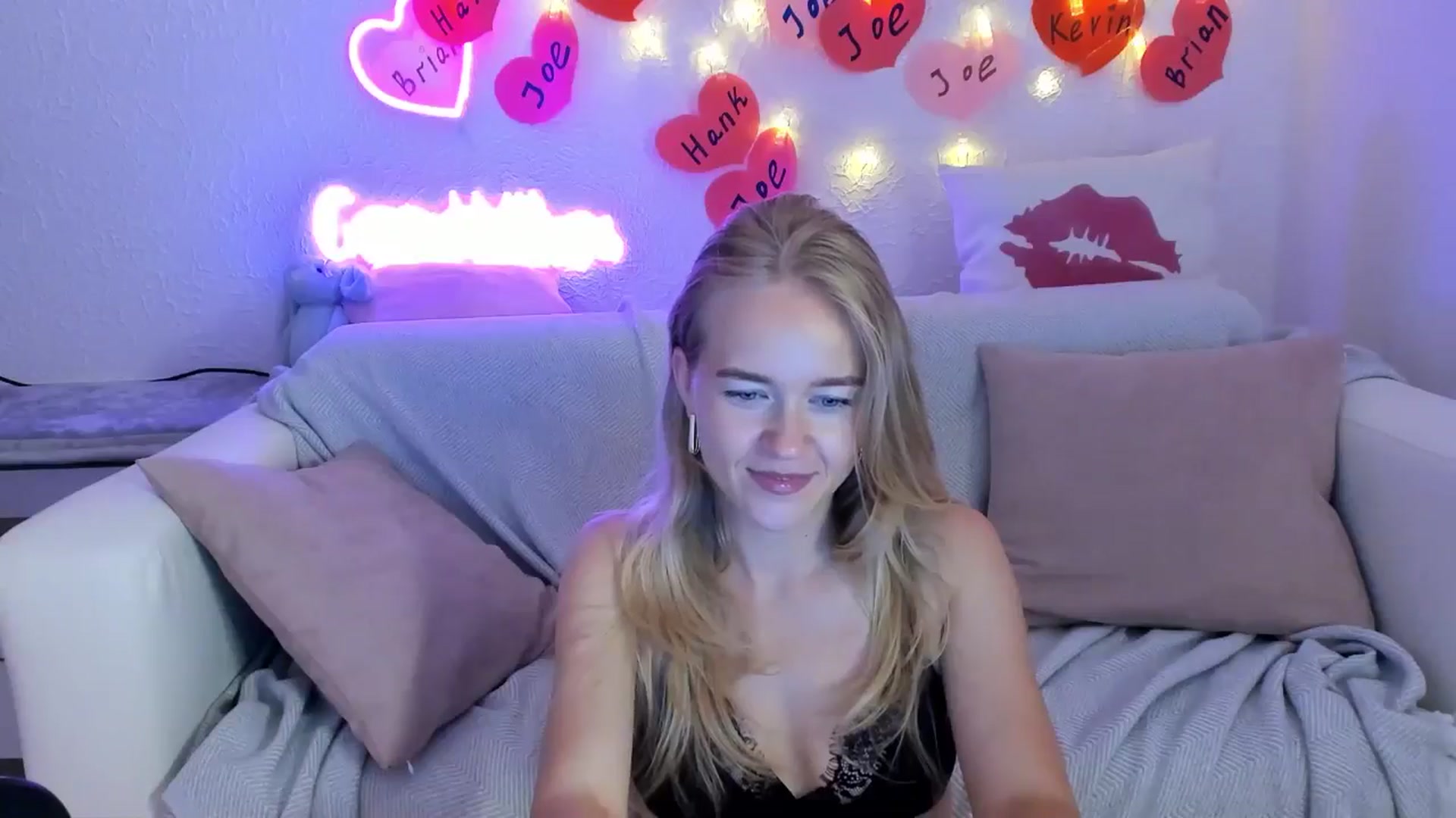 Gallery image thumbnail from Angel_Kristy's myfreecams stream on, 08/29/2024, 06:57 image 8 of 20
