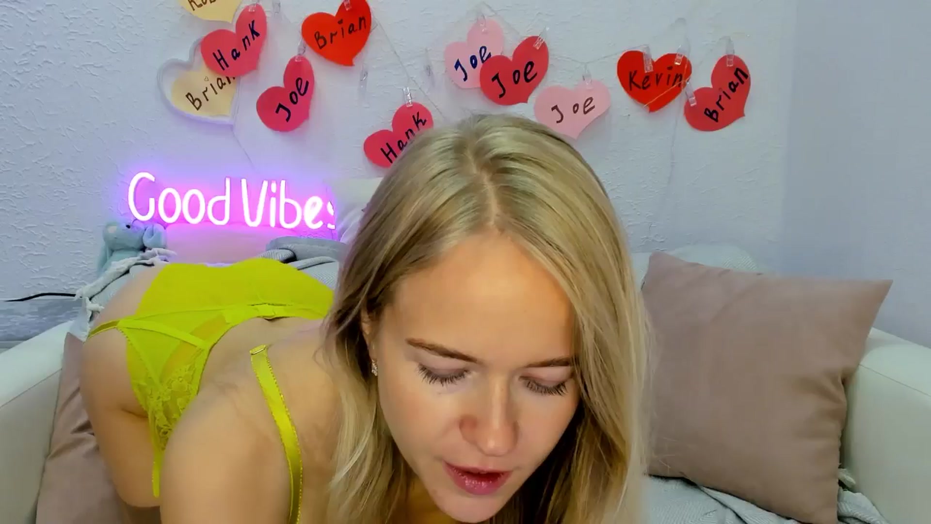 Gallery image thumbnail from Angel_Kristy's myfreecams stream on, 09/02/2024, 03:59 image 2 of 20