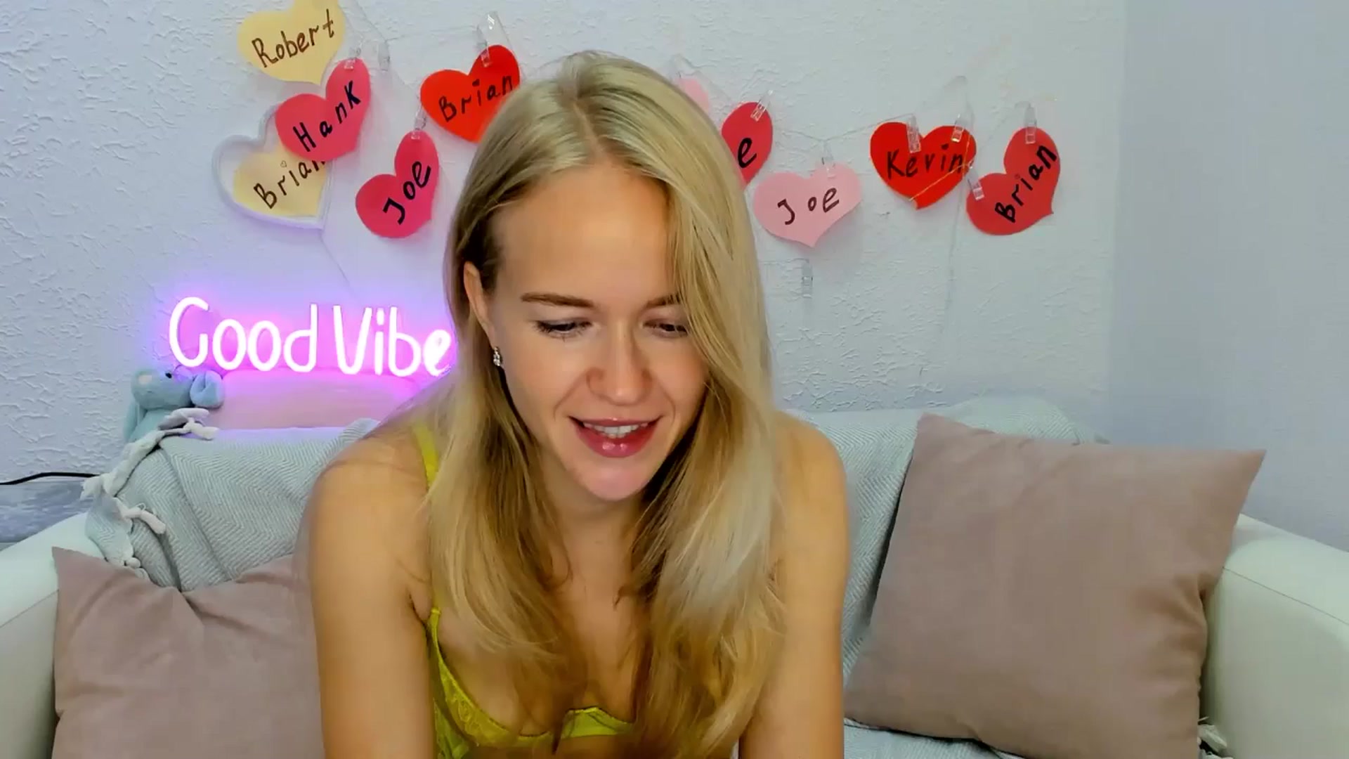 Gallery image thumbnail from Angel_Kristy's myfreecams stream on, 09/02/2024, 03:59 image 6 of 20
