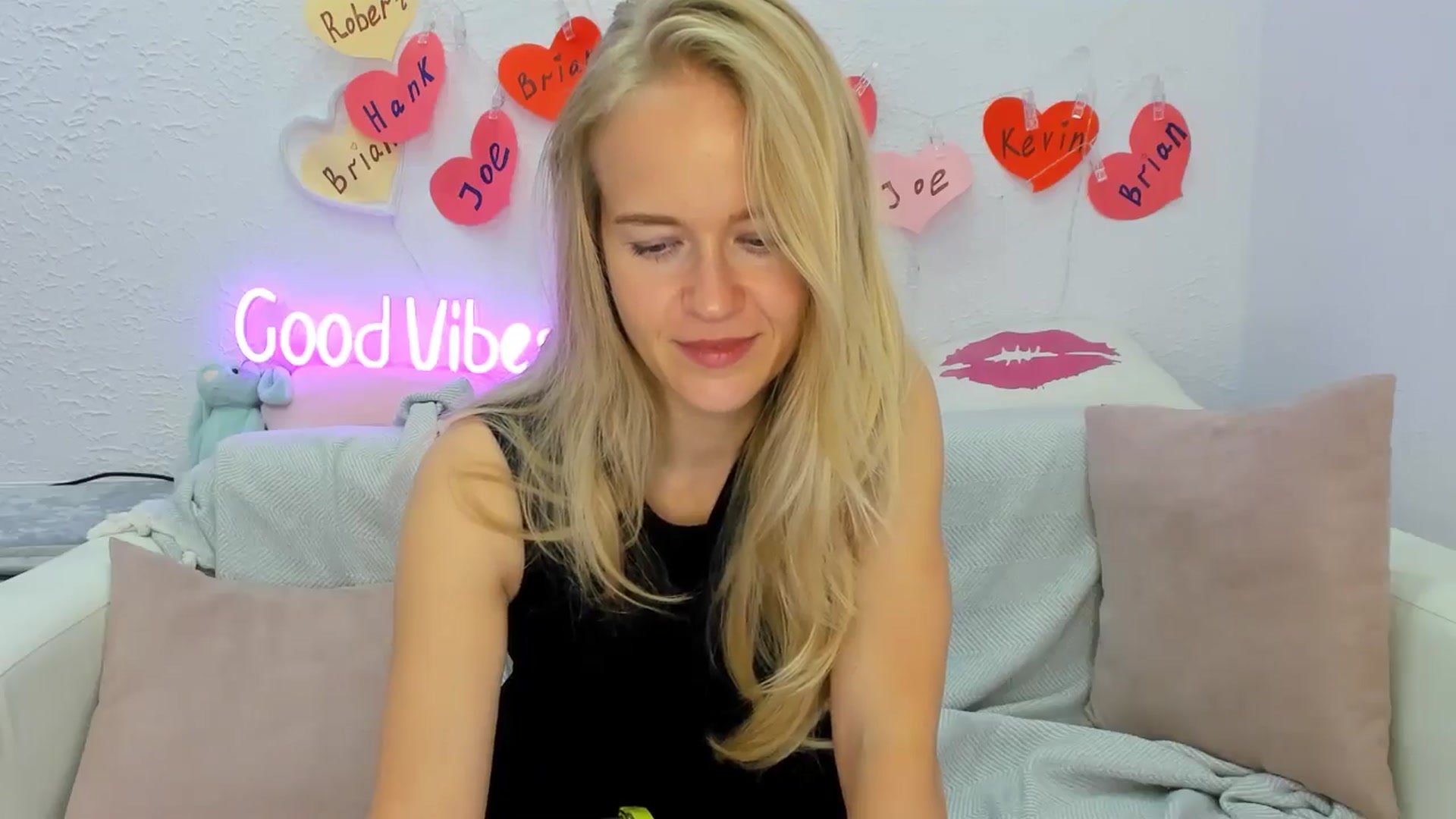 Gallery image thumbnail from Angel_Kristy's myfreecams stream on, 09/02/2024, 05:40 image 15 of 20