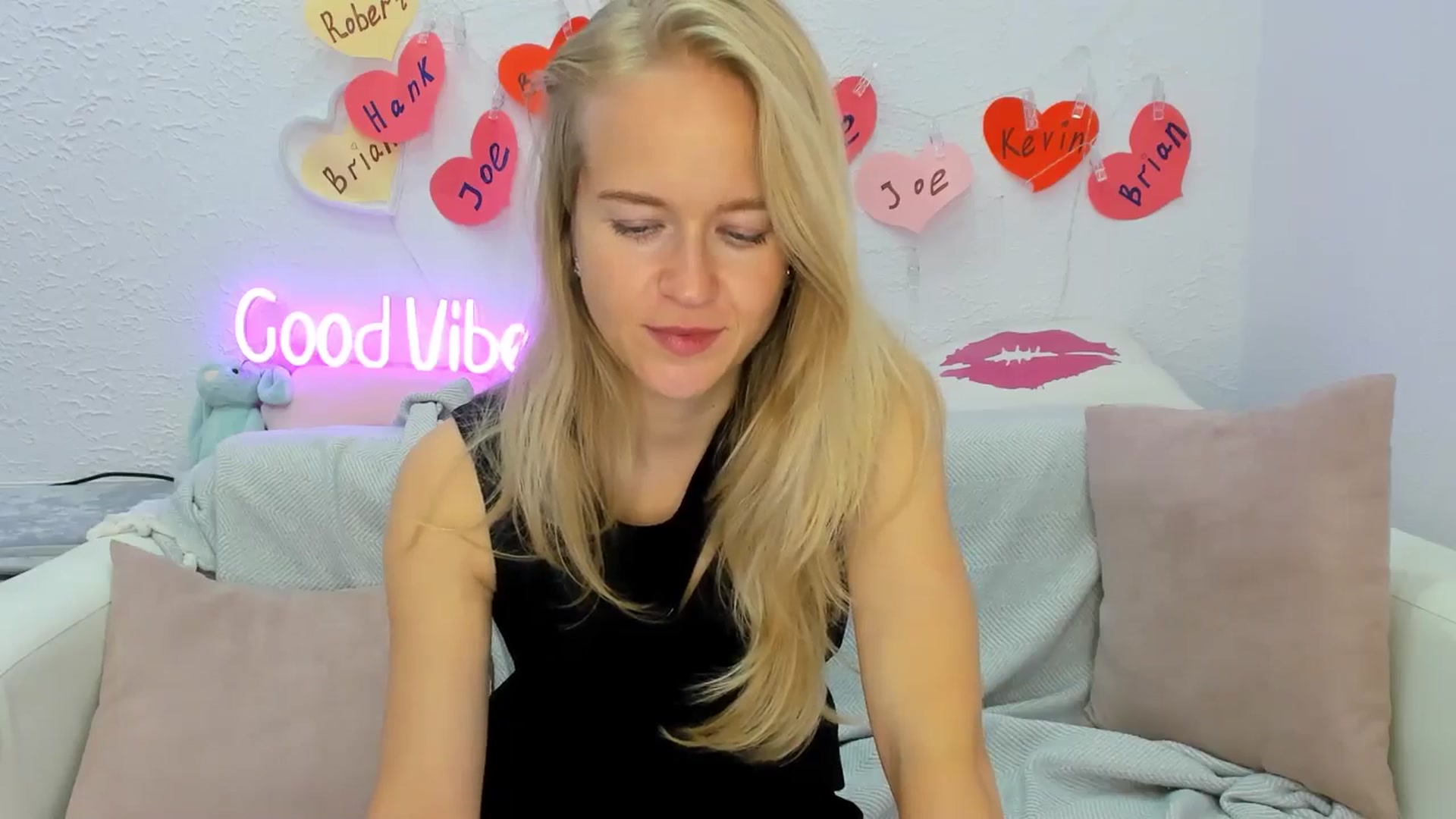 Gallery image thumbnail from Angel_Kristy's myfreecams stream on, 09/02/2024, 05:40 image 17 of 20