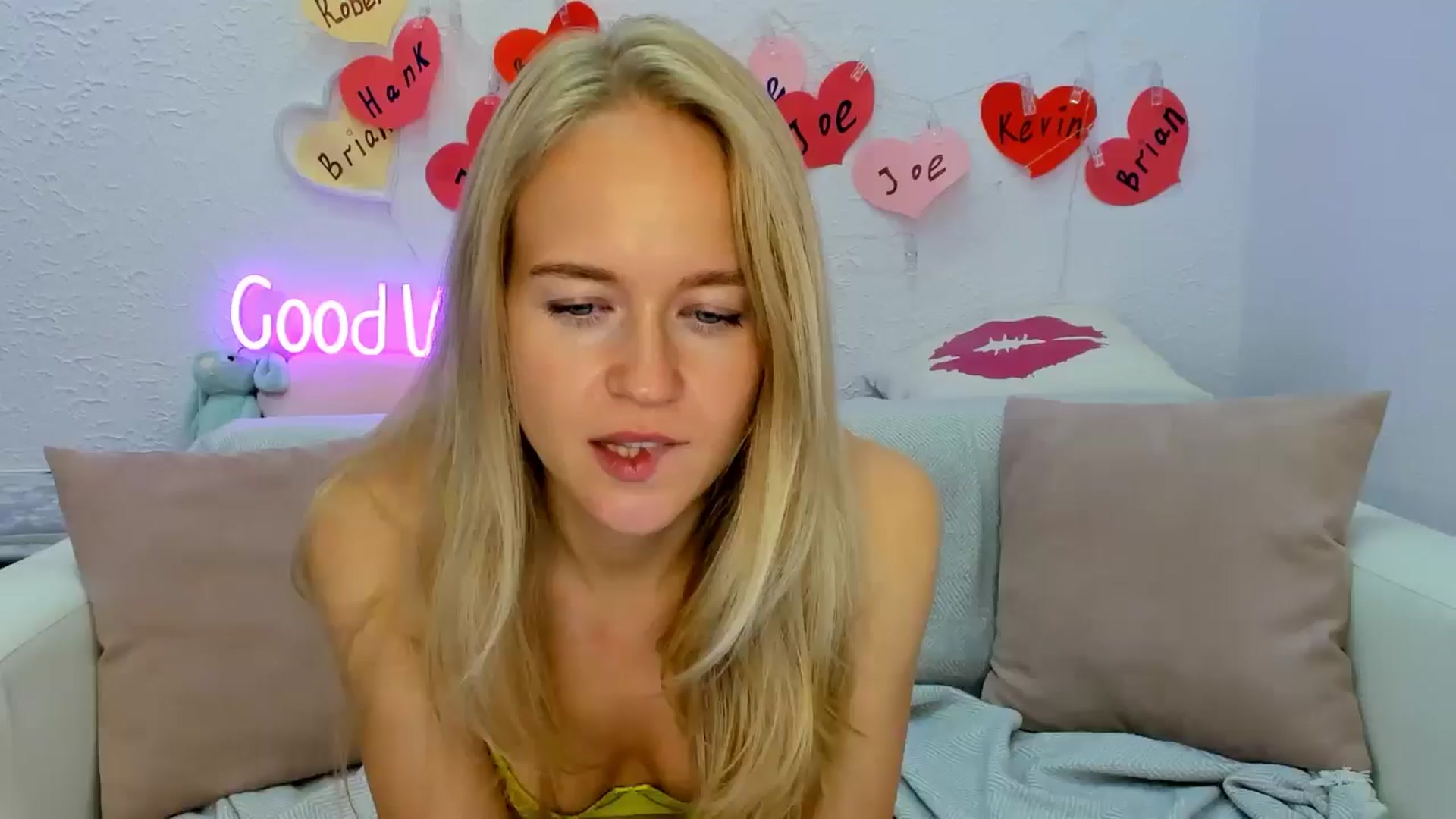 Gallery image thumbnail from Angel_Kristy's myfreecams stream on, 09/02/2024, 06:59 image 1 of 20