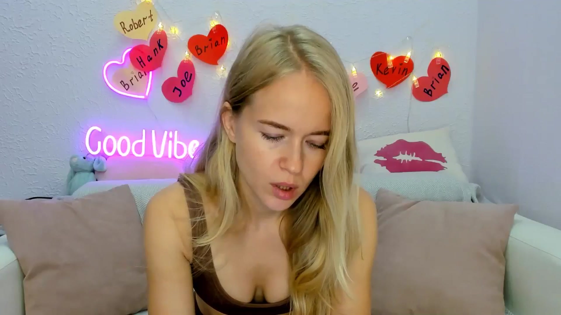 Gallery image thumbnail from Angel_Kristy's myfreecams stream on, 09/03/2024, 03:05 image 6 of 20