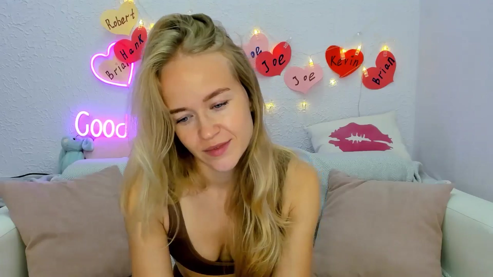 Gallery image thumbnail from Angel_Kristy's myfreecams stream on, 09/03/2024, 03:05 image 11 of 20