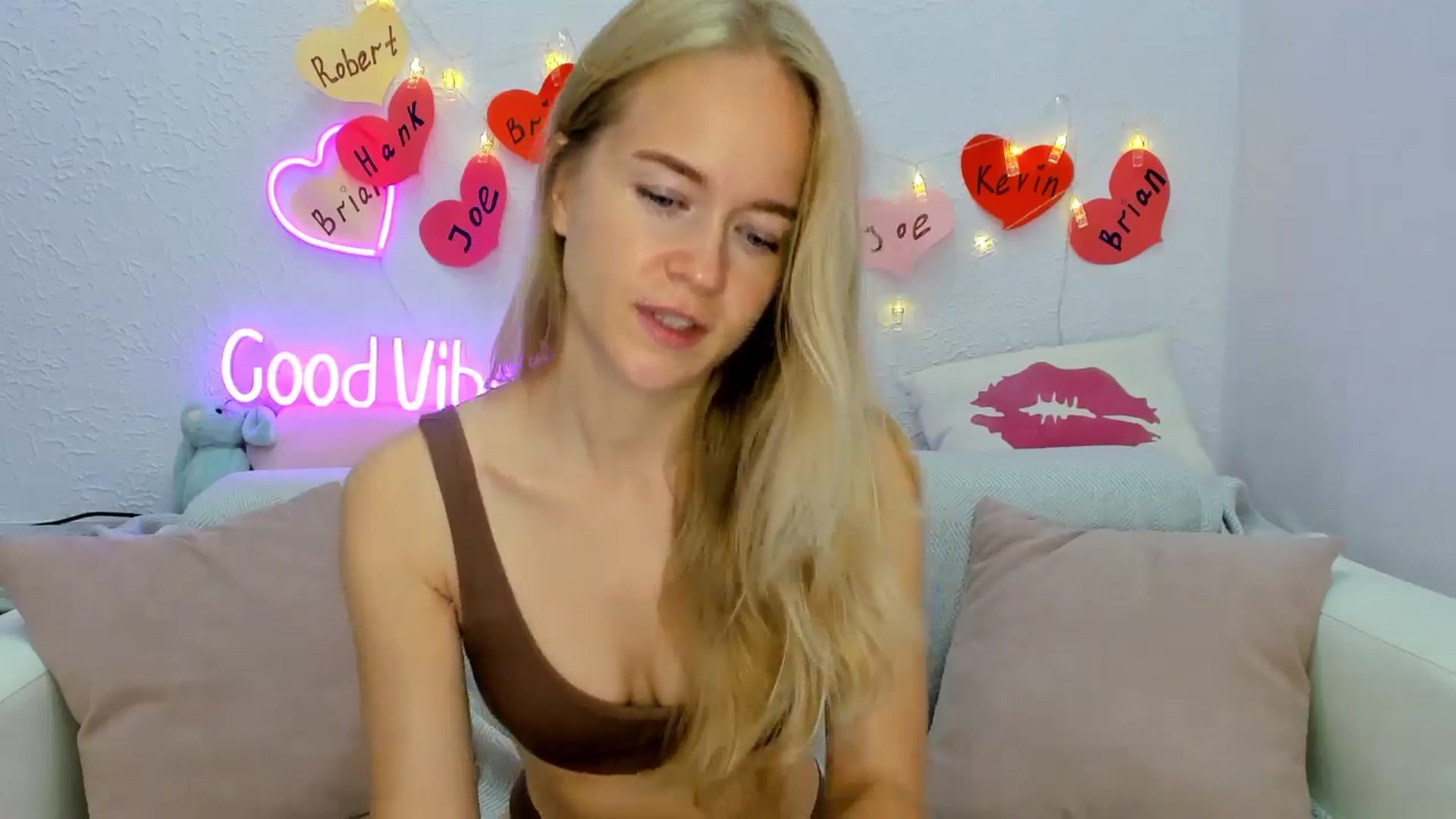 Gallery image thumbnail from Angel_Kristy's myfreecams stream on, 09/03/2024, 03:05 image 10 of 20
