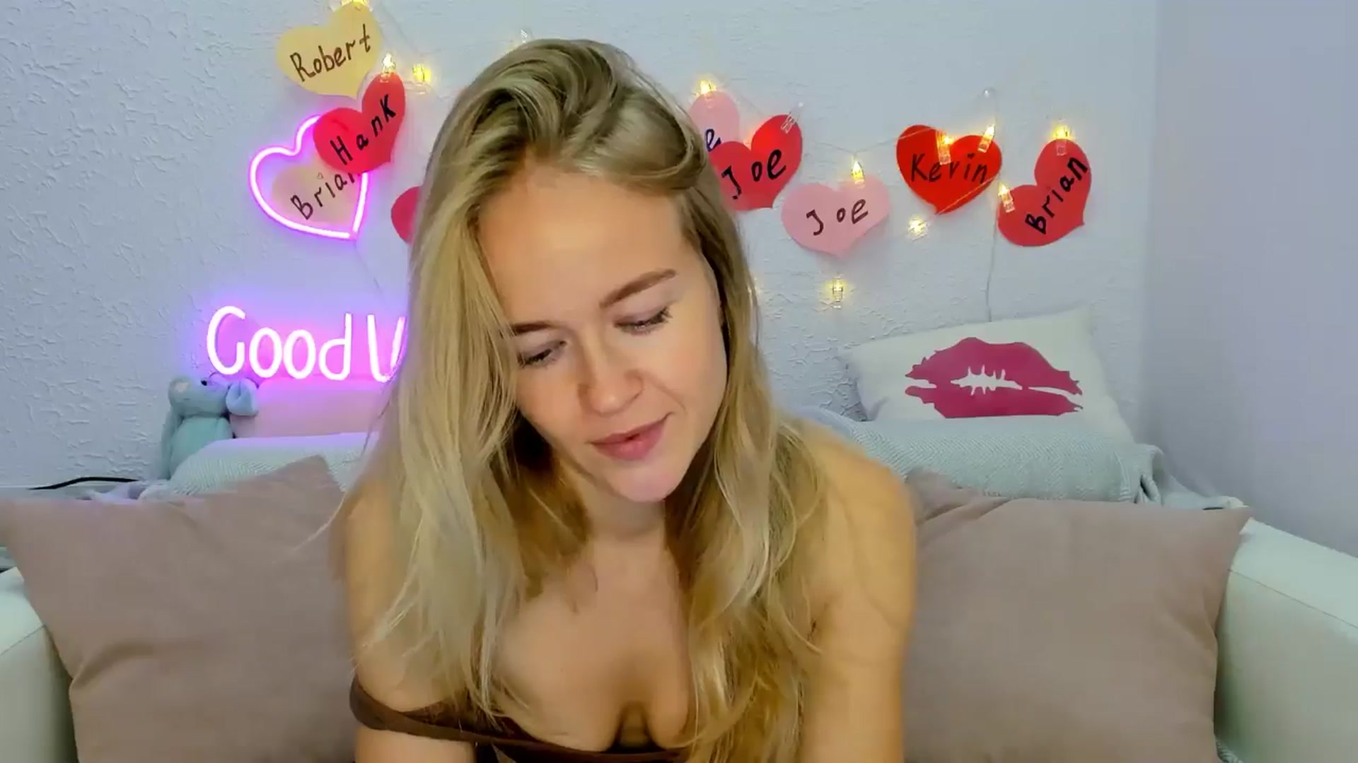 Gallery image thumbnail from Angel_Kristy's myfreecams stream on, 09/03/2024, 03:05 image 13 of 20