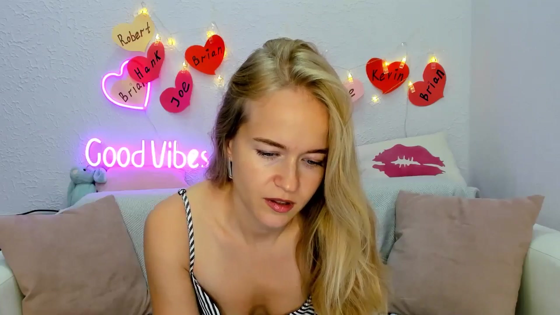 Gallery image thumbnail from Angel_Kristy's myfreecams stream on, 09/03/2024, 05:09 image 13 of 20