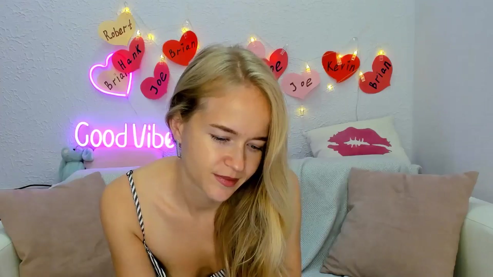 Gallery image thumbnail from Angel_Kristy's myfreecams stream on, 09/03/2024, 05:09 image 8 of 20