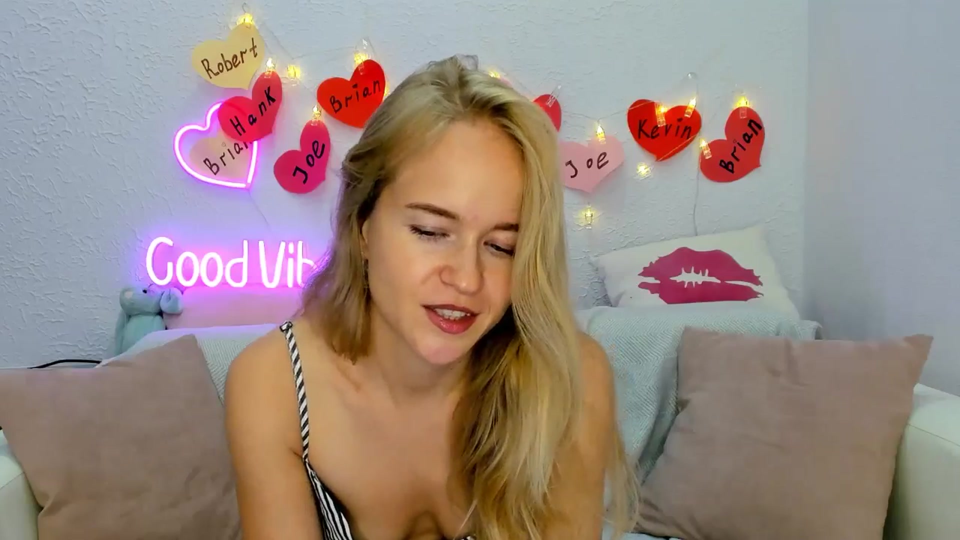 Gallery image thumbnail from Angel_Kristy's myfreecams stream on, 09/03/2024, 05:09 image 14 of 20