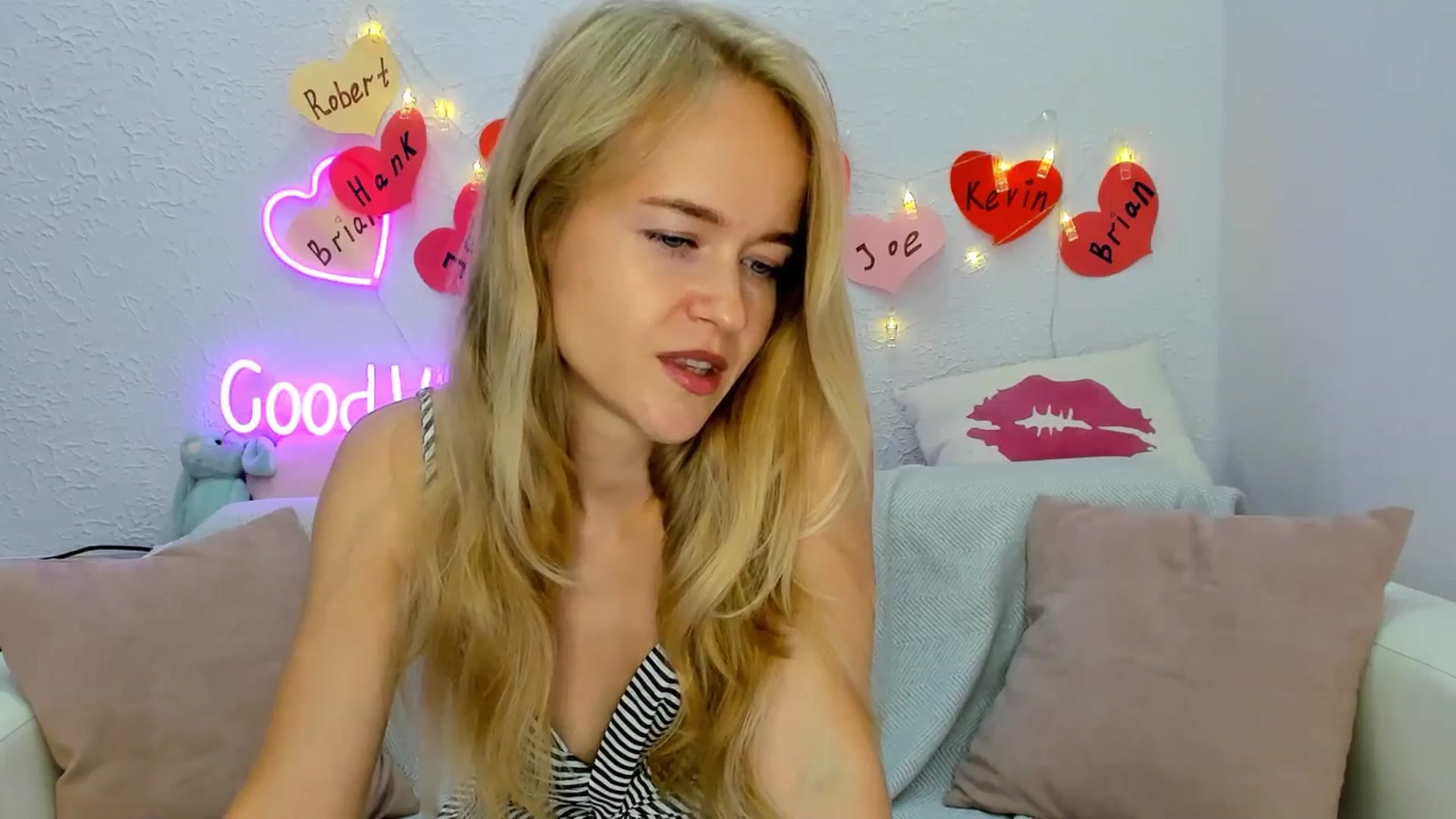 Gallery image thumbnail from Angel_Kristy's myfreecams stream on, 09/03/2024, 05:09 image 10 of 20