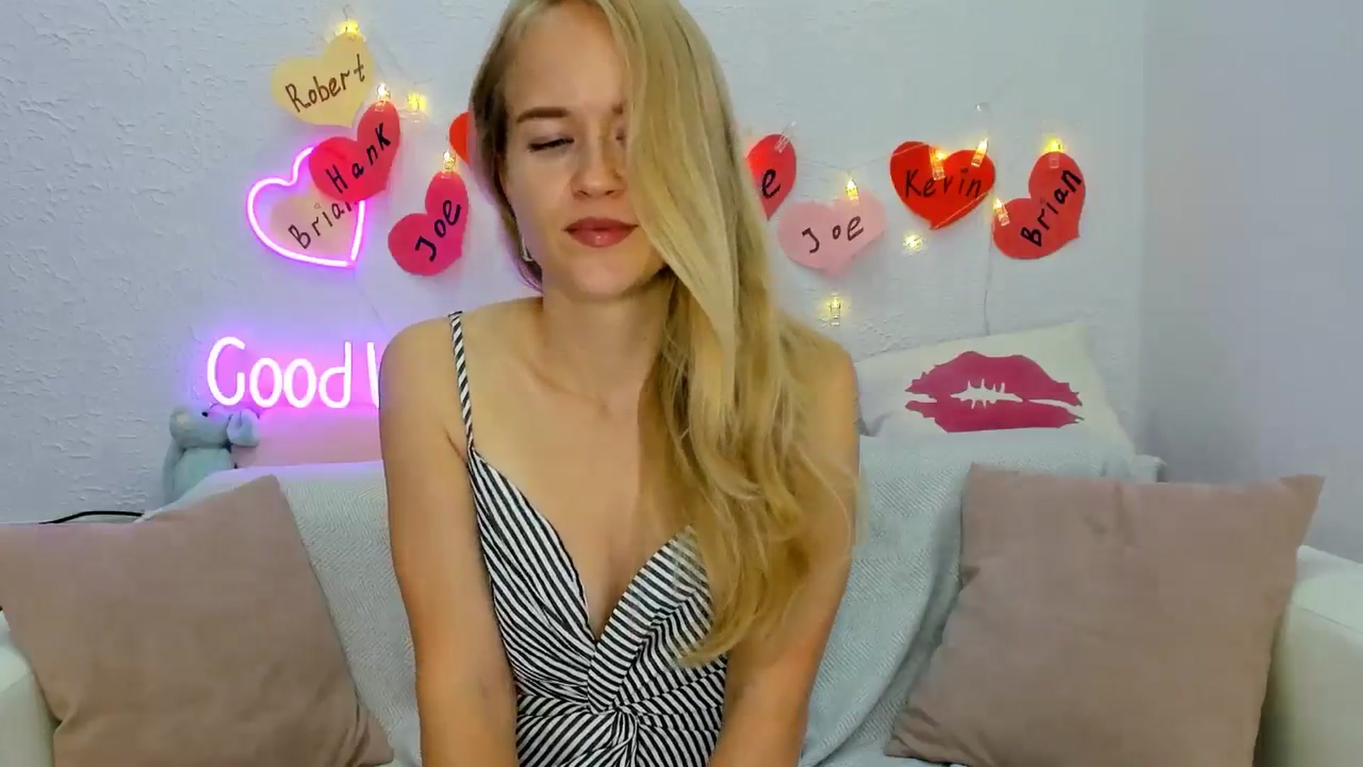 Gallery image thumbnail from Angel_Kristy's myfreecams stream on, 09/03/2024, 05:09 image 9 of 20