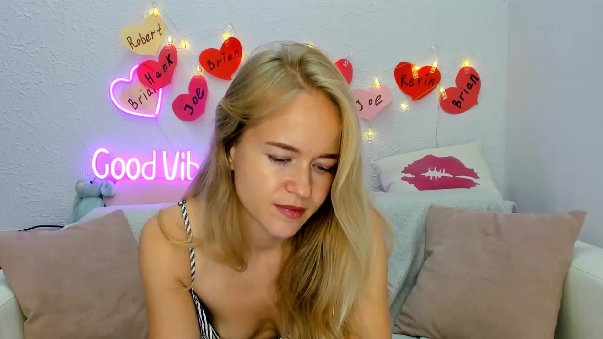 Gallery image thumbnail from Angel_Kristy's myfreecams stream on, 09/03/2024, 05:09 image 18 of 20