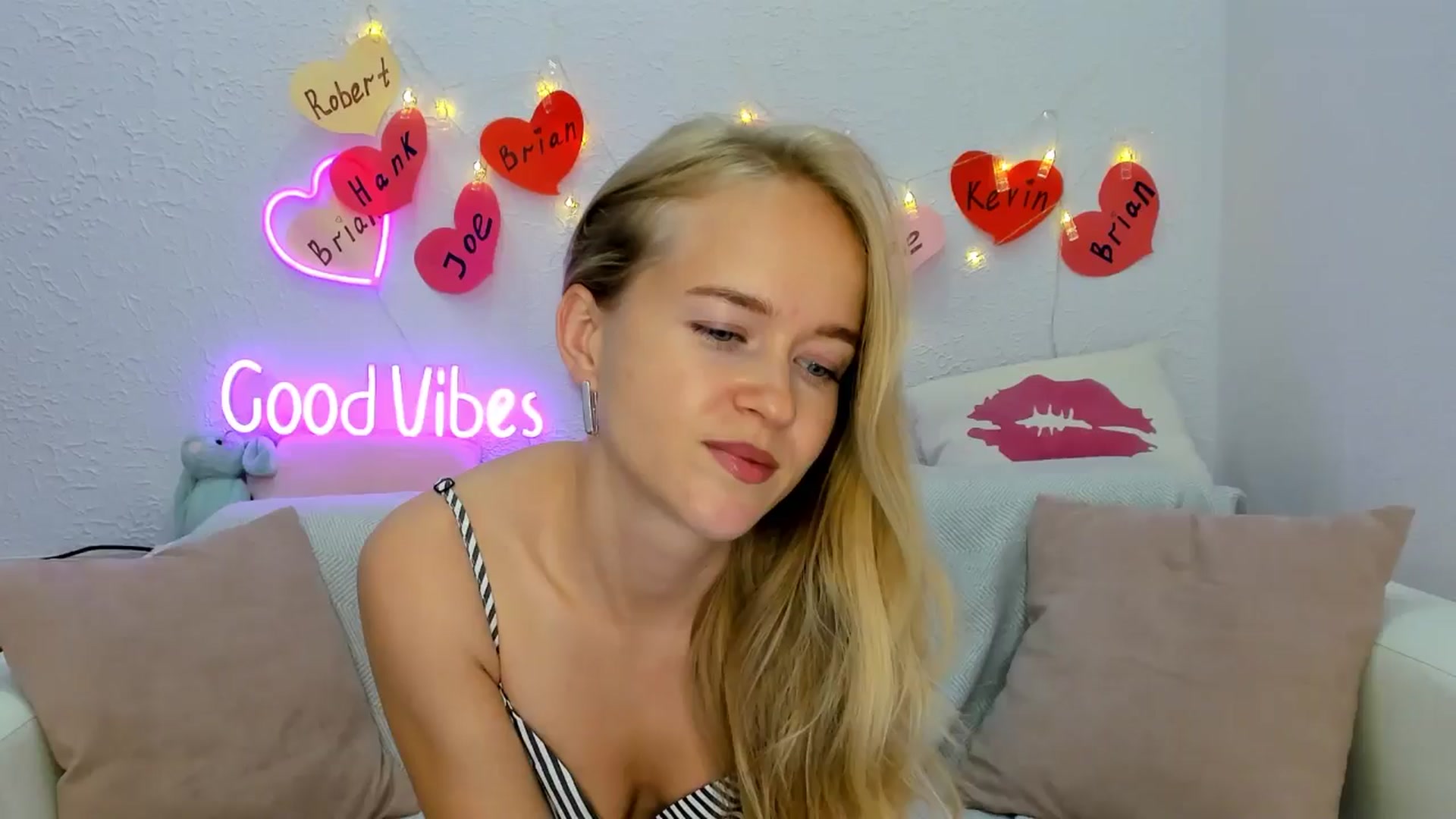 Gallery image thumbnail from Angel_Kristy's myfreecams stream on, 09/03/2024, 05:09 image 3 of 20
