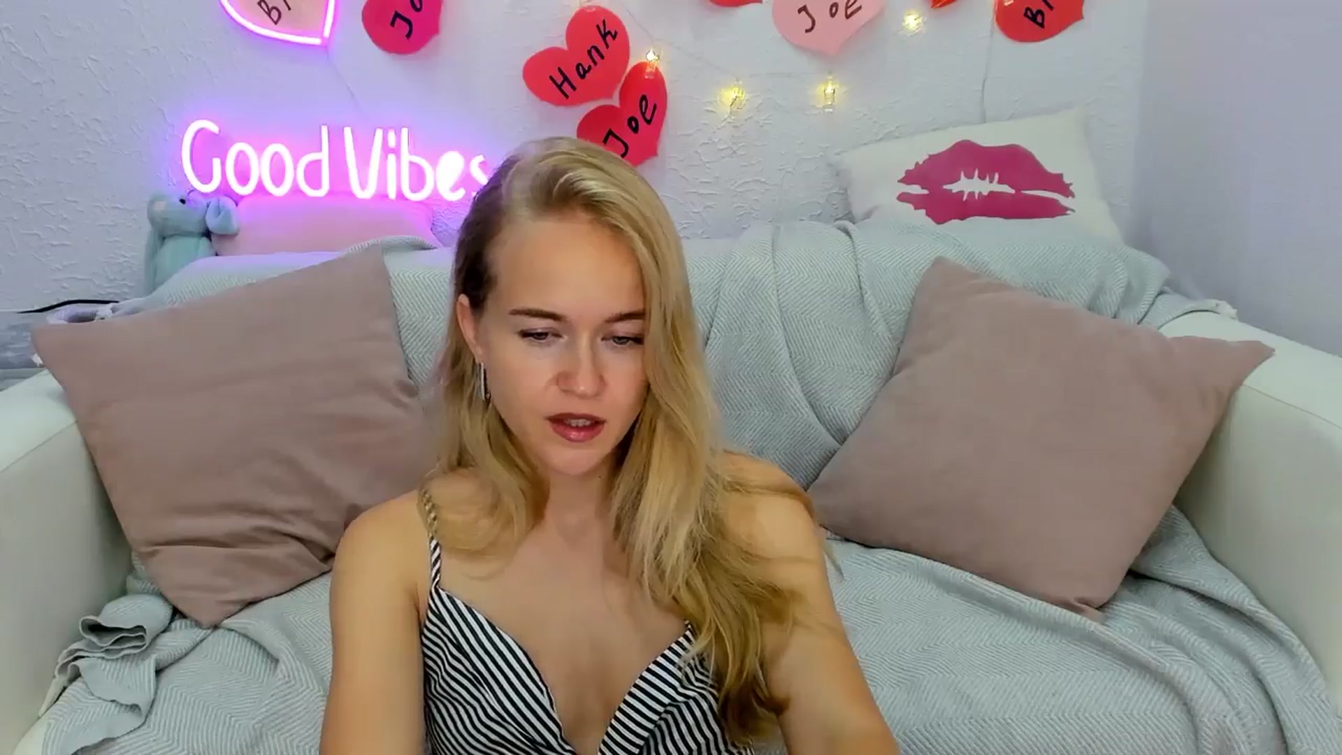 Gallery image thumbnail from Angel_Kristy's myfreecams stream on, 09/03/2024, 05:56 image 12 of 20