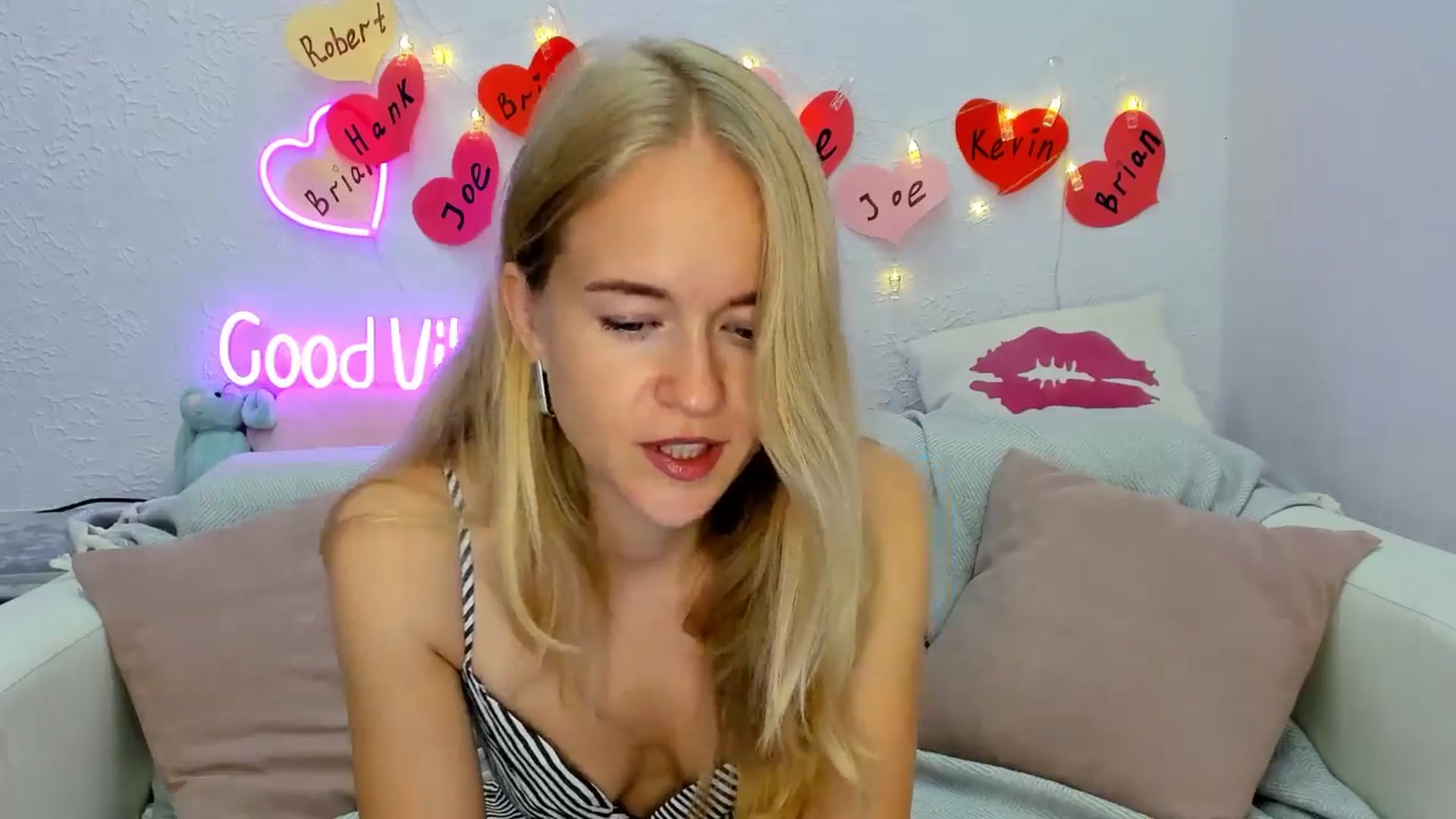 Gallery image thumbnail from Angel_Kristy's myfreecams stream on, 09/03/2024, 05:56 image 6 of 20