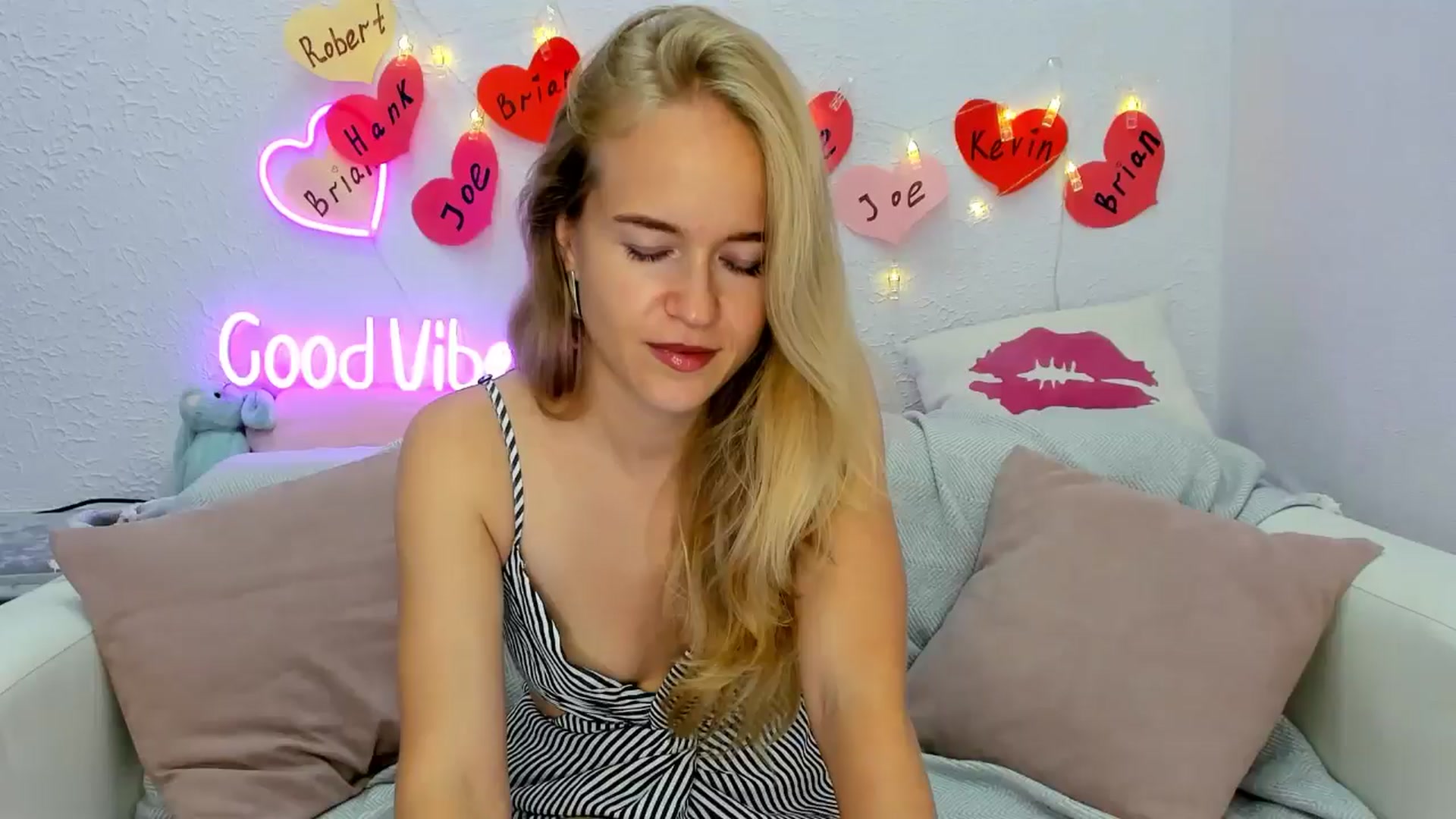 Gallery image thumbnail from Angel_Kristy's myfreecams stream on, 09/03/2024, 05:56 image 9 of 20