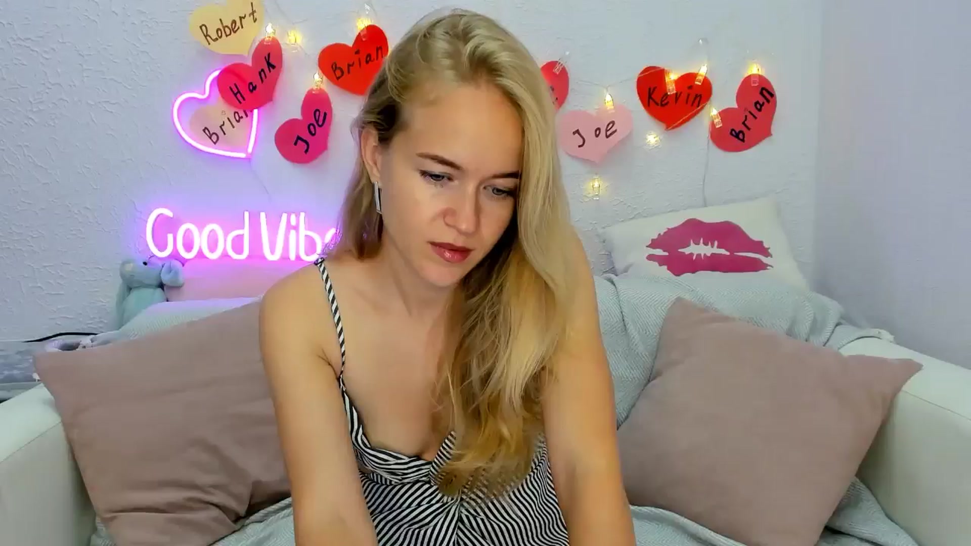 Gallery image thumbnail from Angel_Kristy's myfreecams stream on, 09/03/2024, 05:56 image 10 of 20