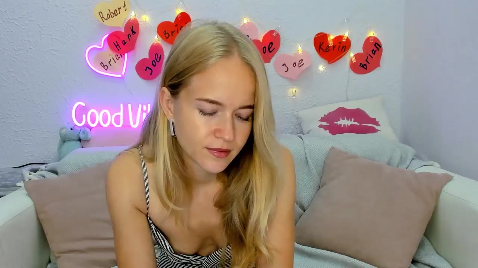 Gallery image thumbnail from Angel_Kristy's myfreecams stream on, 09/03/2024, 05:56 image 4 of 20