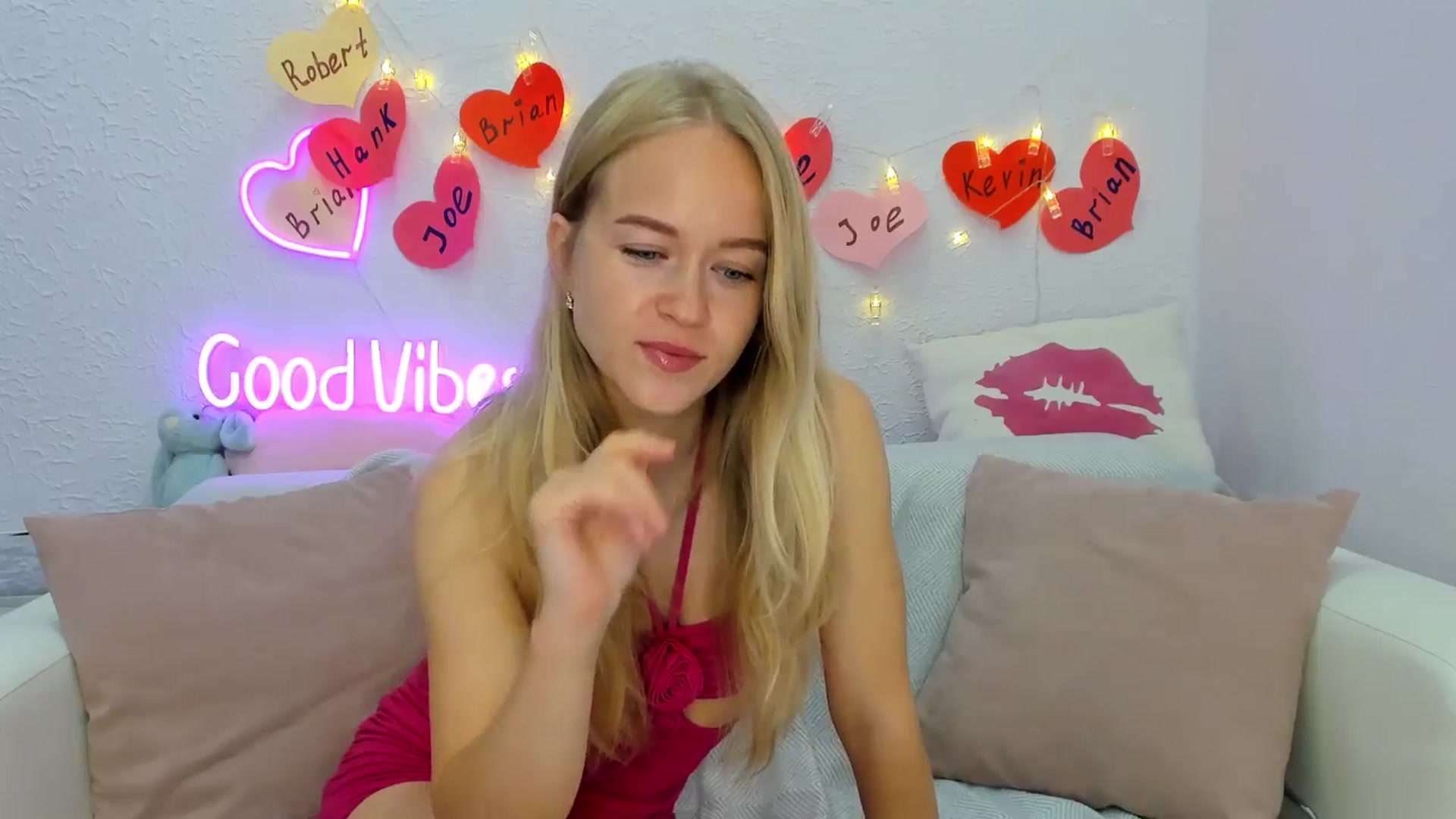 Gallery image thumbnail from Angel_Kristy's myfreecams stream on, 09/16/2024, 02:17 image 2 of 20