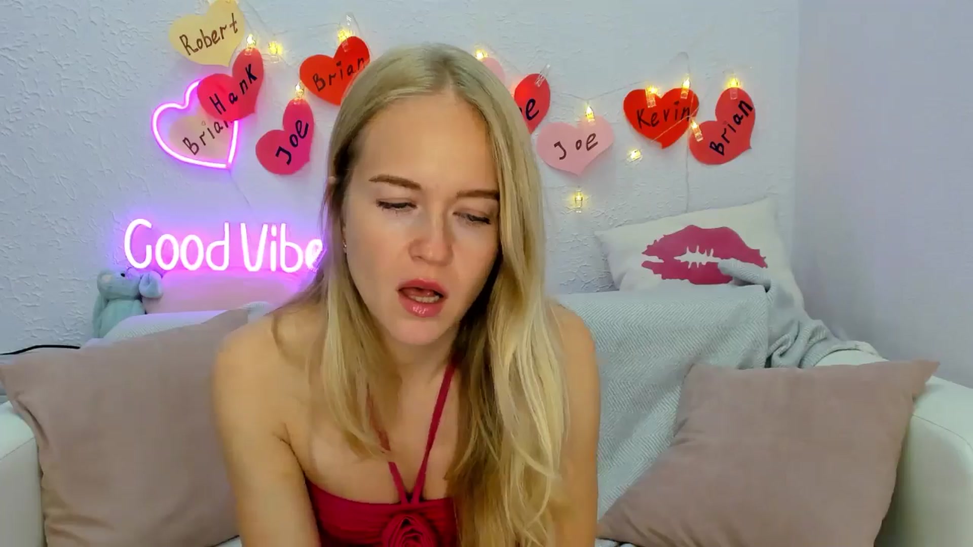 Gallery image thumbnail from Angel_Kristy's myfreecams stream on, 09/16/2024, 06:04 image 10 of 20