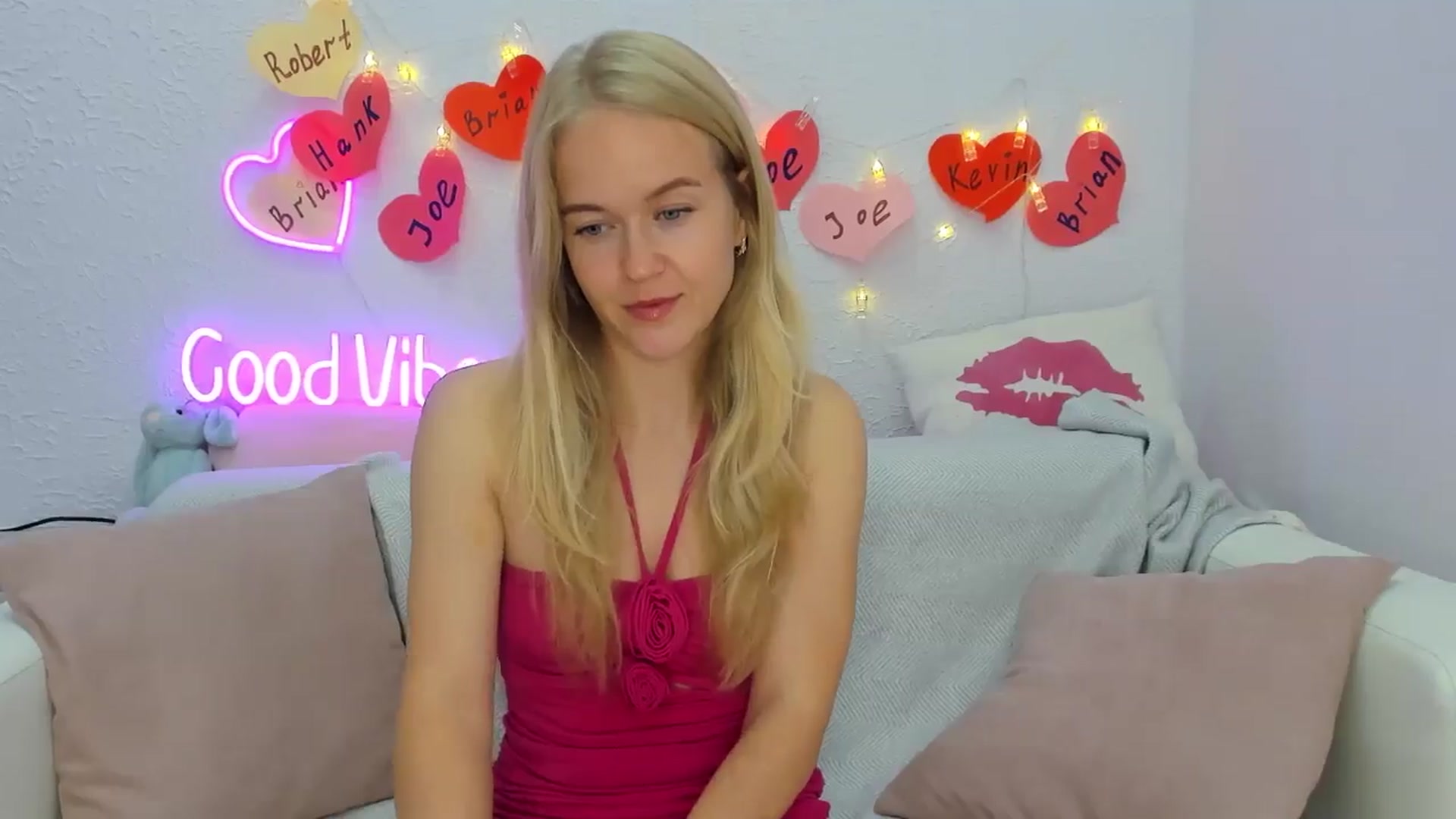 Gallery image thumbnail from Angel_Kristy's myfreecams stream on, 09/16/2024, 06:04 image 17 of 20