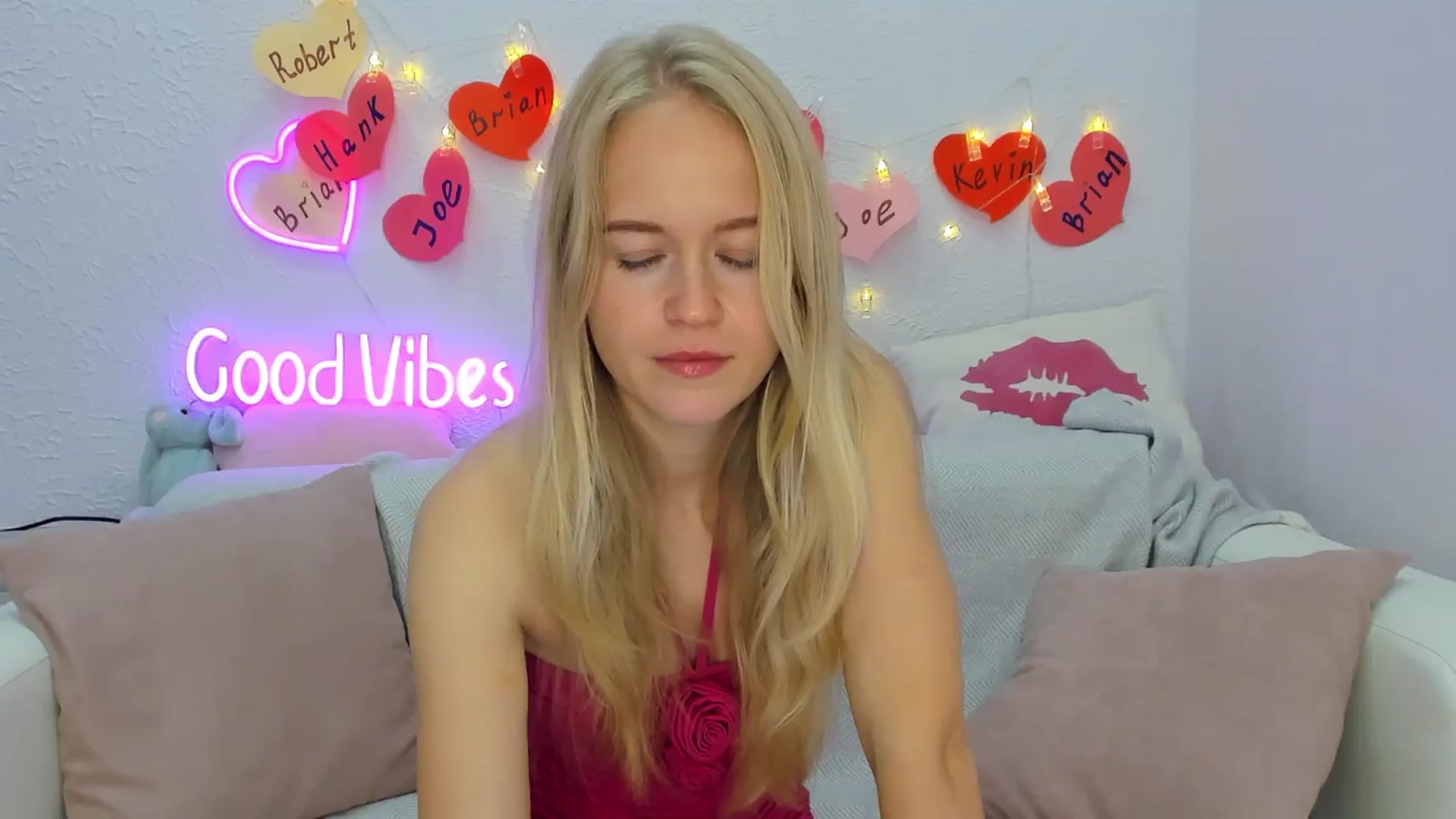 Gallery image thumbnail from Angel_Kristy's myfreecams stream on, 09/16/2024, 06:04 image 13 of 20