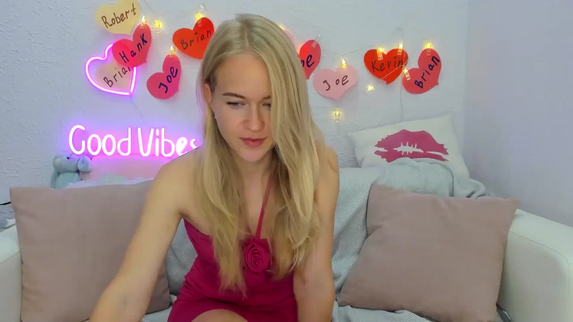 Gallery image thumbnail from Angel_Kristy's myfreecams stream on, 09/16/2024, 06:45 image 6 of 20