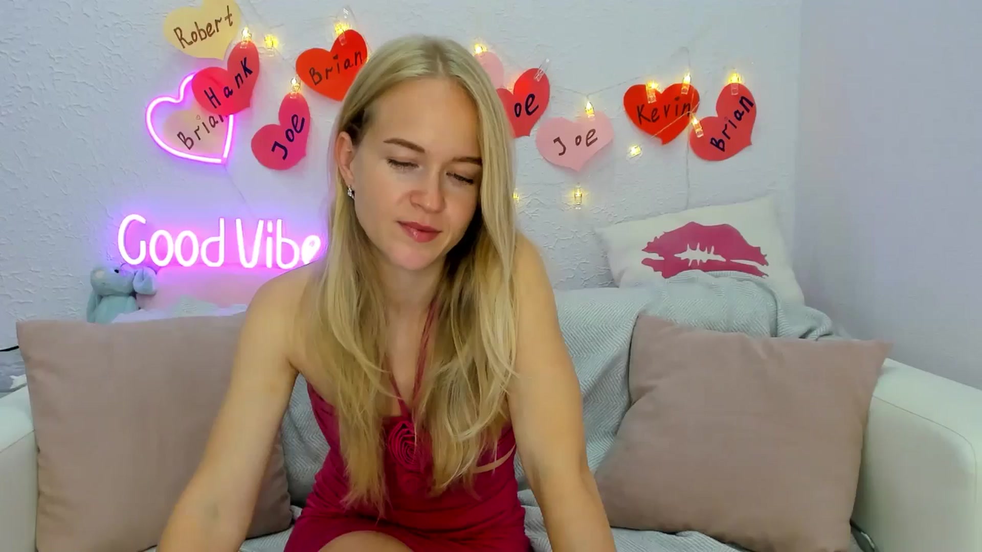 Gallery image thumbnail from Angel_Kristy's myfreecams stream on, 09/16/2024, 06:45 image 4 of 20