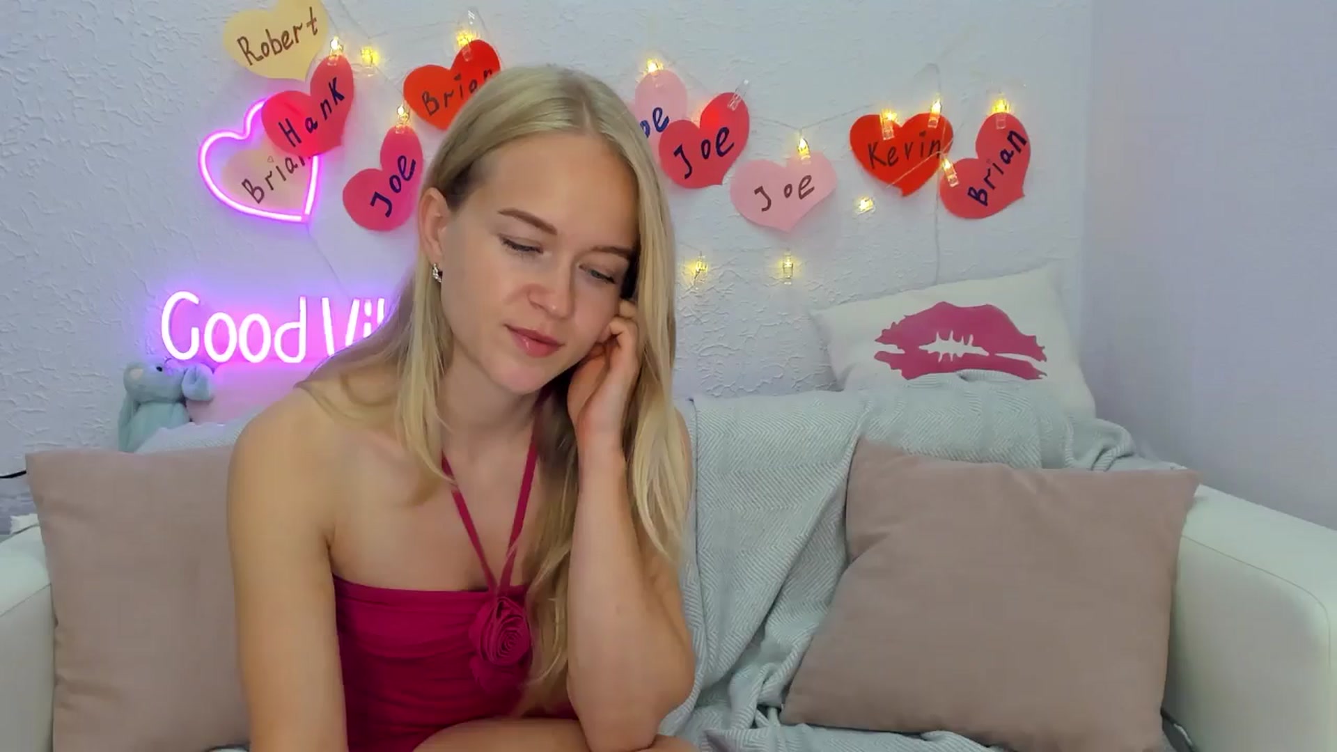 Gallery image thumbnail from Angel_Kristy's myfreecams stream on, 09/16/2024, 06:45 image 11 of 20