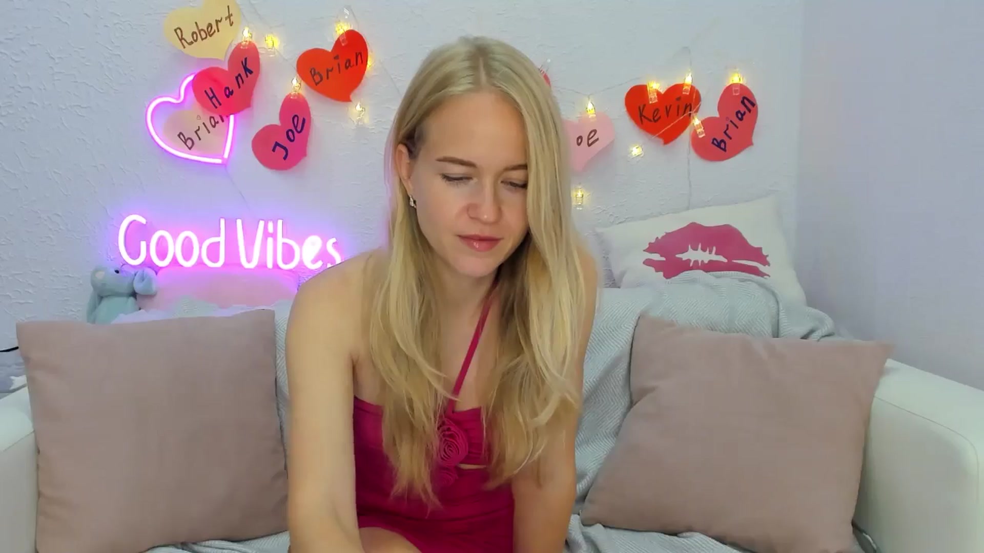 Gallery image thumbnail from Angel_Kristy's myfreecams stream on, 09/16/2024, 06:45 image 5 of 20