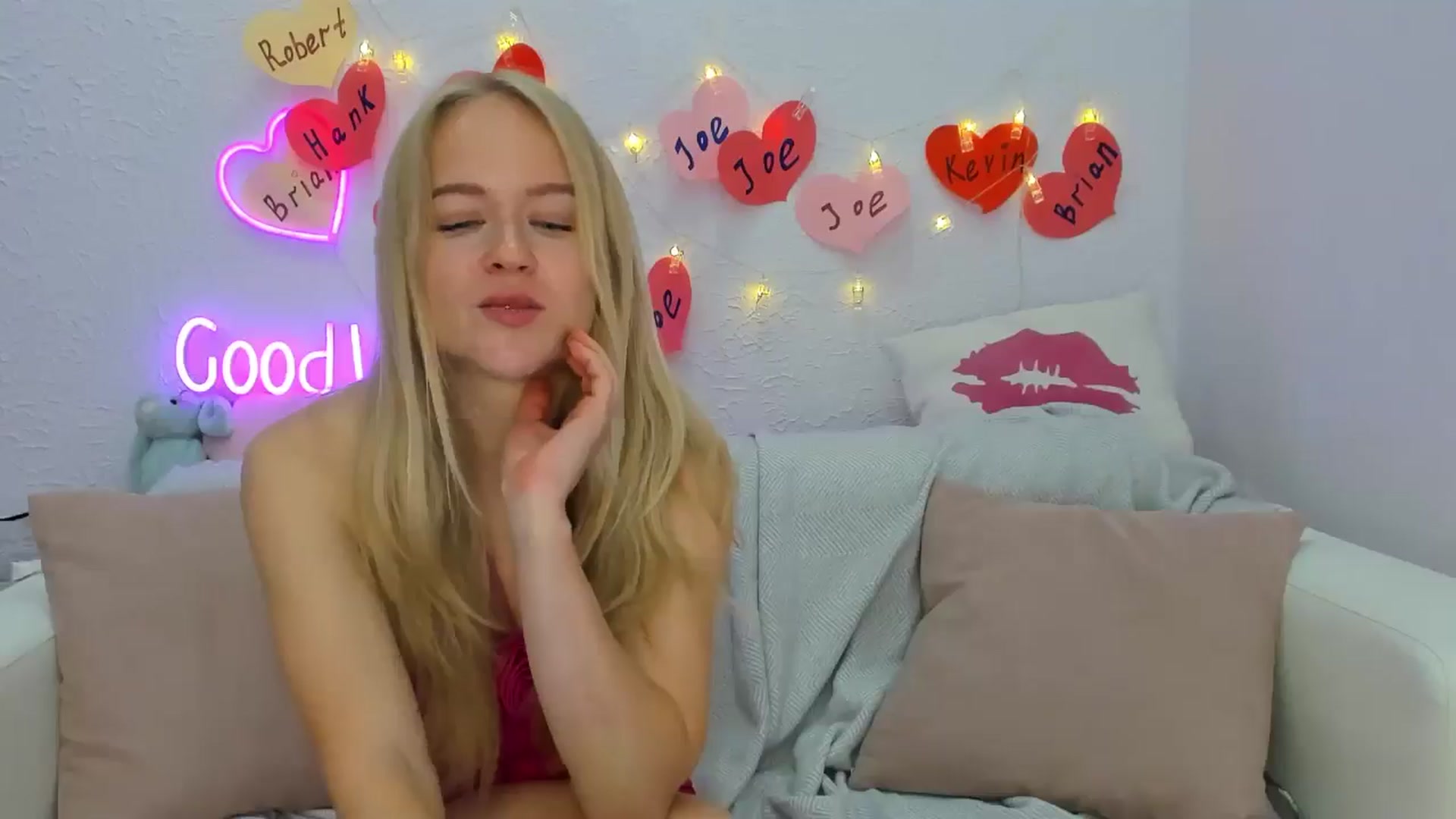 Gallery image thumbnail from Angel_Kristy's myfreecams stream on, 09/16/2024, 06:45 image 17 of 20