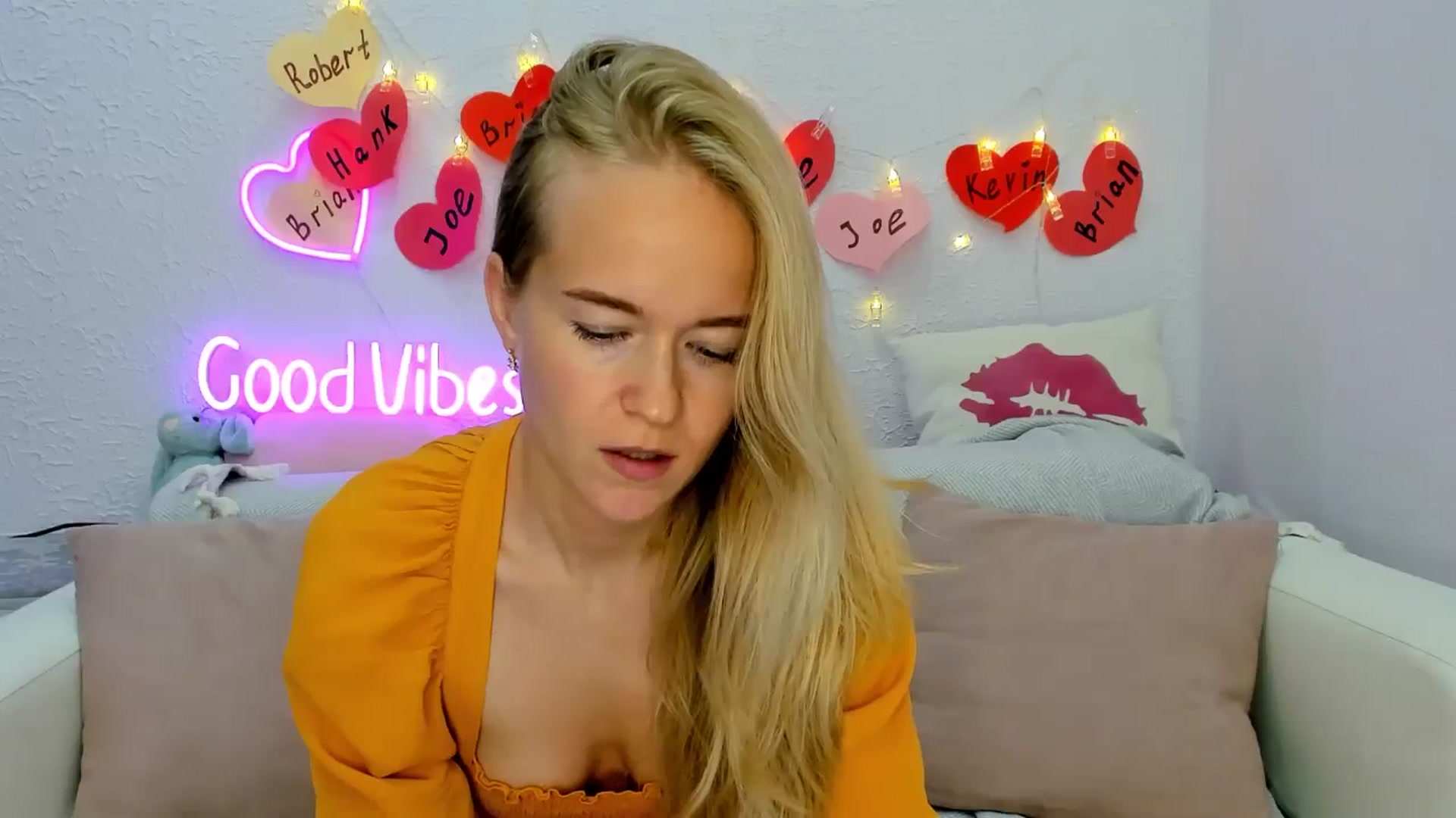 Gallery image thumbnail from Angel_Kristy's myfreecams stream on, 09/17/2024, 06:45 image 15 of 20