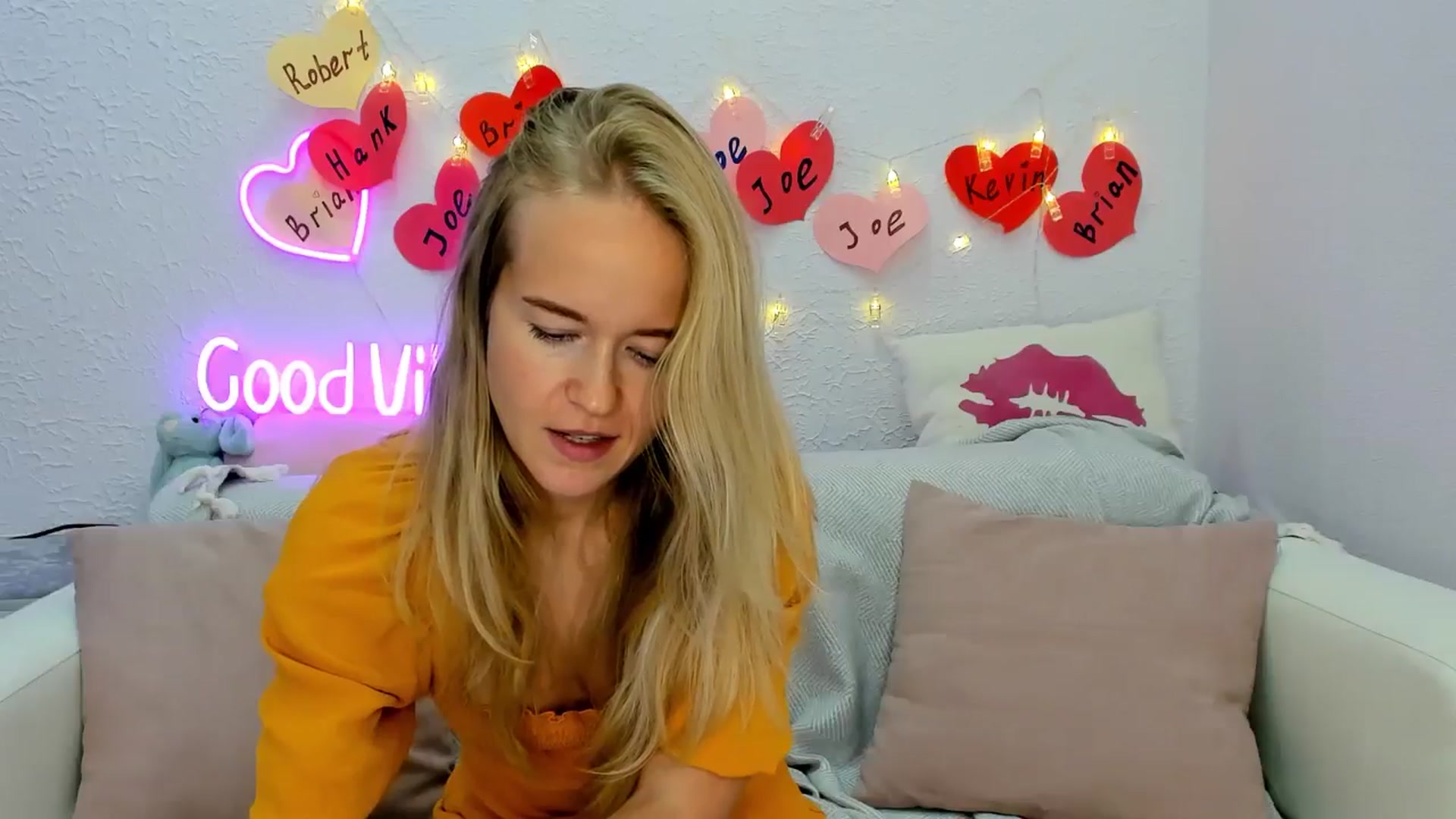 Gallery image thumbnail from Angel_Kristy's myfreecams stream on, 09/17/2024, 06:45 image 6 of 20