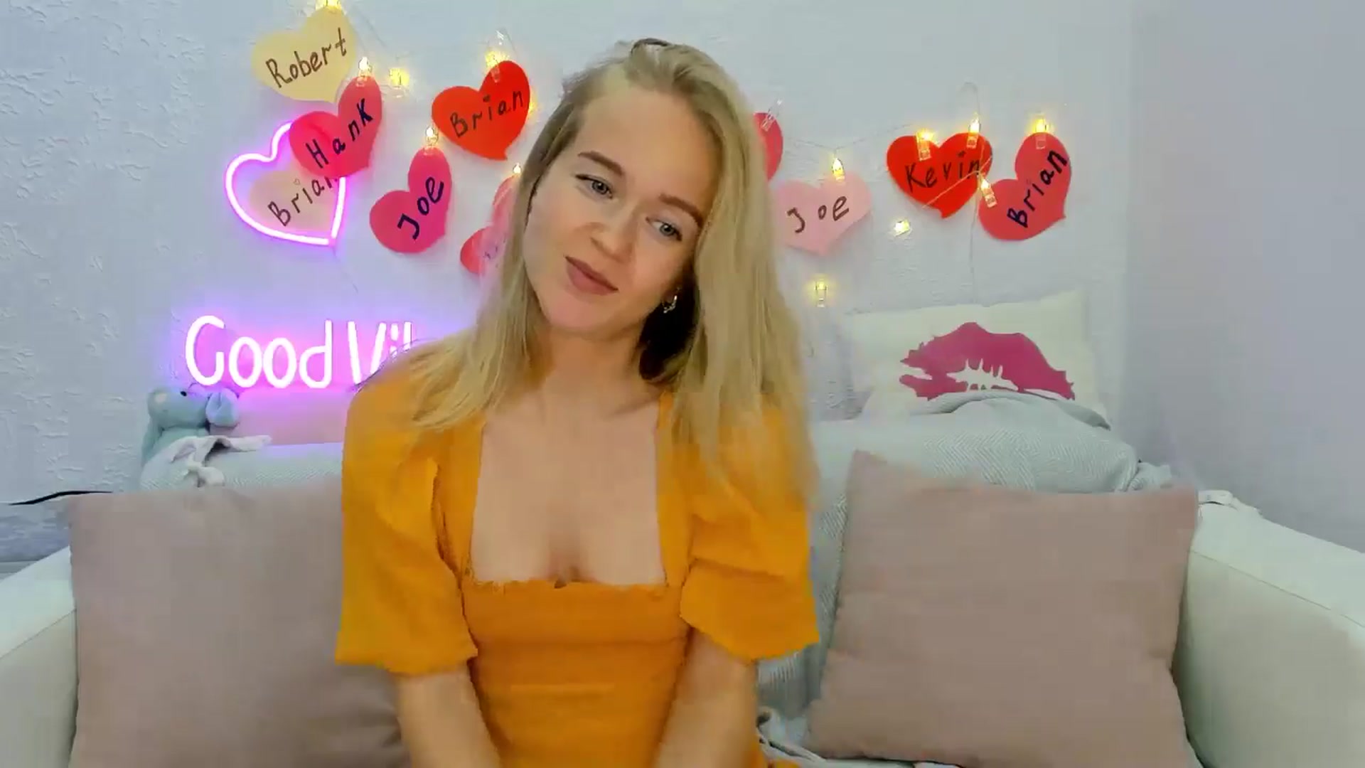 Gallery image thumbnail from Angel_Kristy's myfreecams stream on, 09/17/2024, 06:45 image 16 of 20