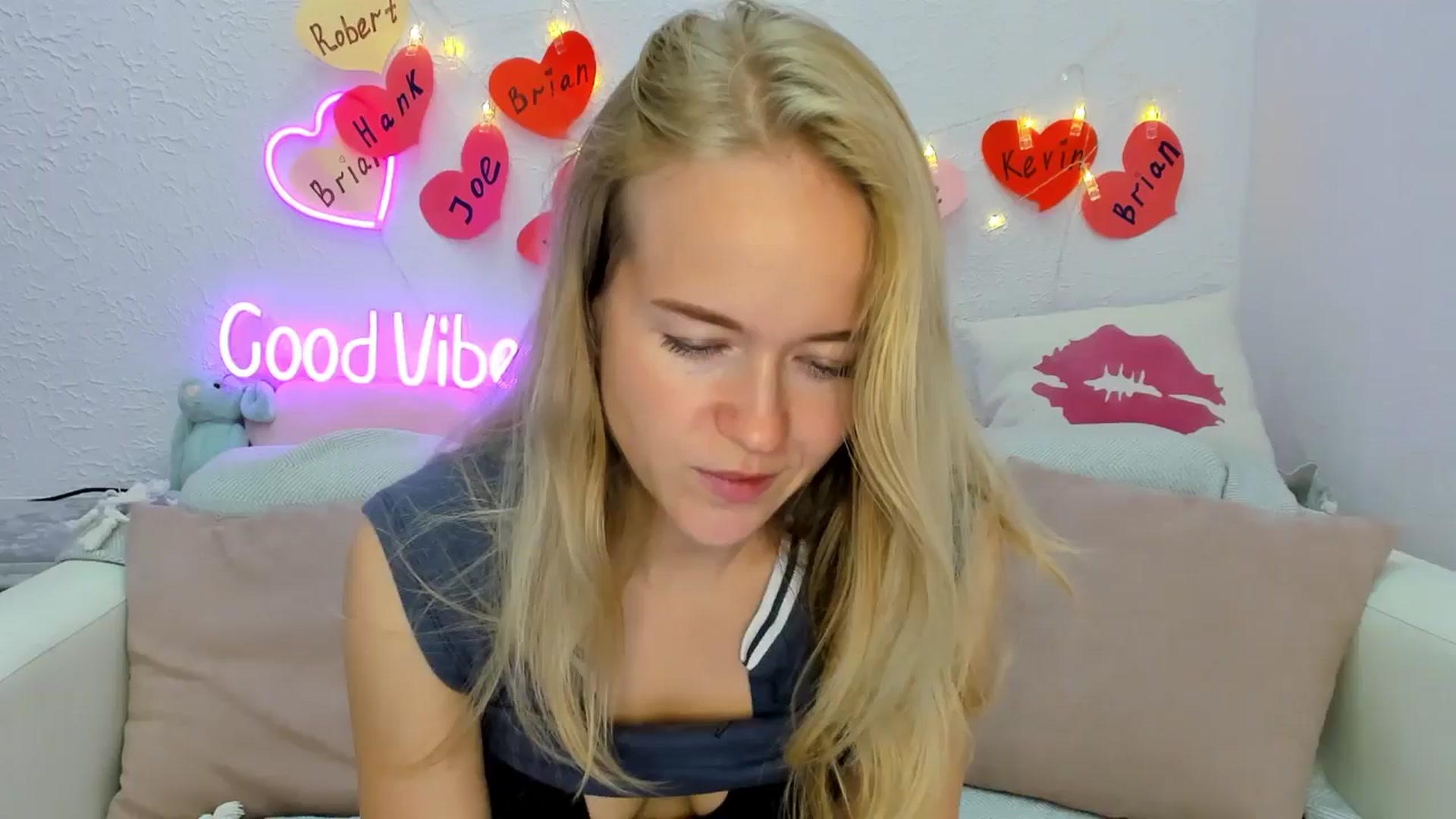 Gallery image thumbnail from Angel_Kristy's myfreecams stream on, 09/21/2024, 02:50 image 19 of 20