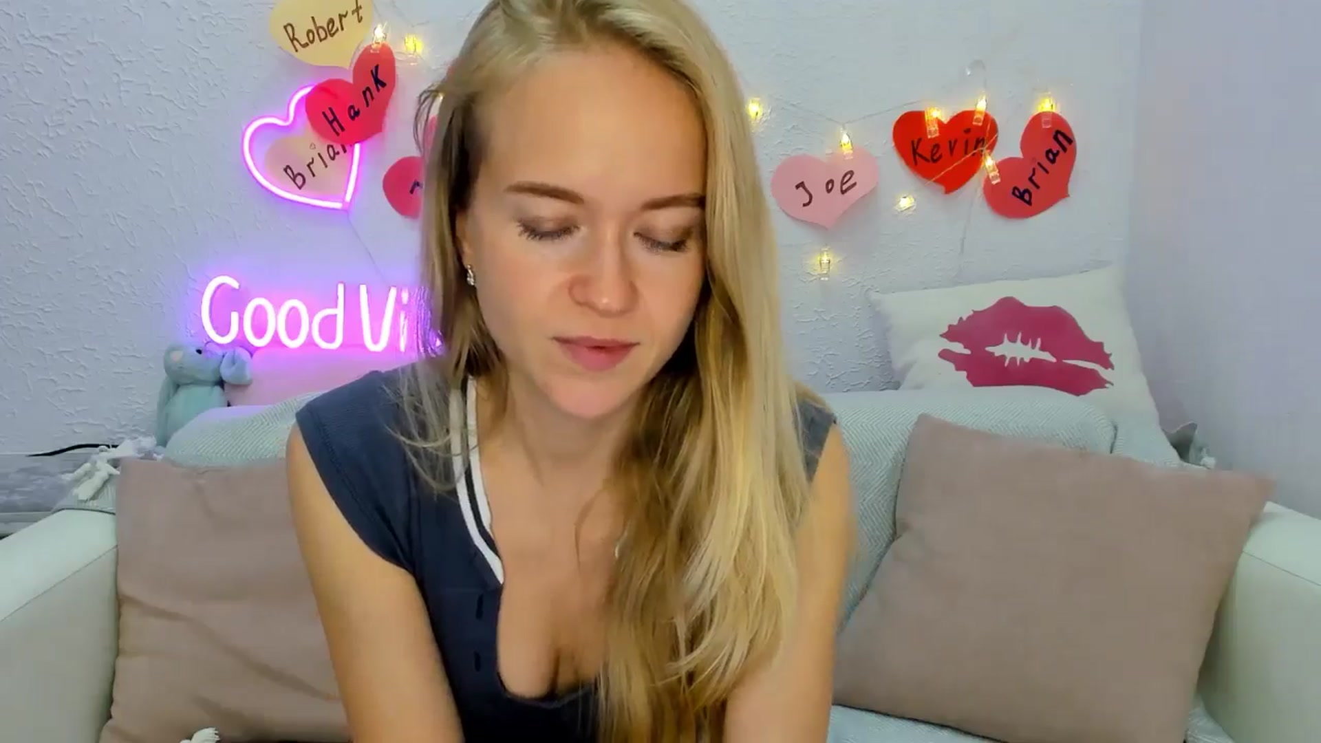Gallery image thumbnail from Angel_Kristy's myfreecams stream on, 09/21/2024, 02:50 image 11 of 20
