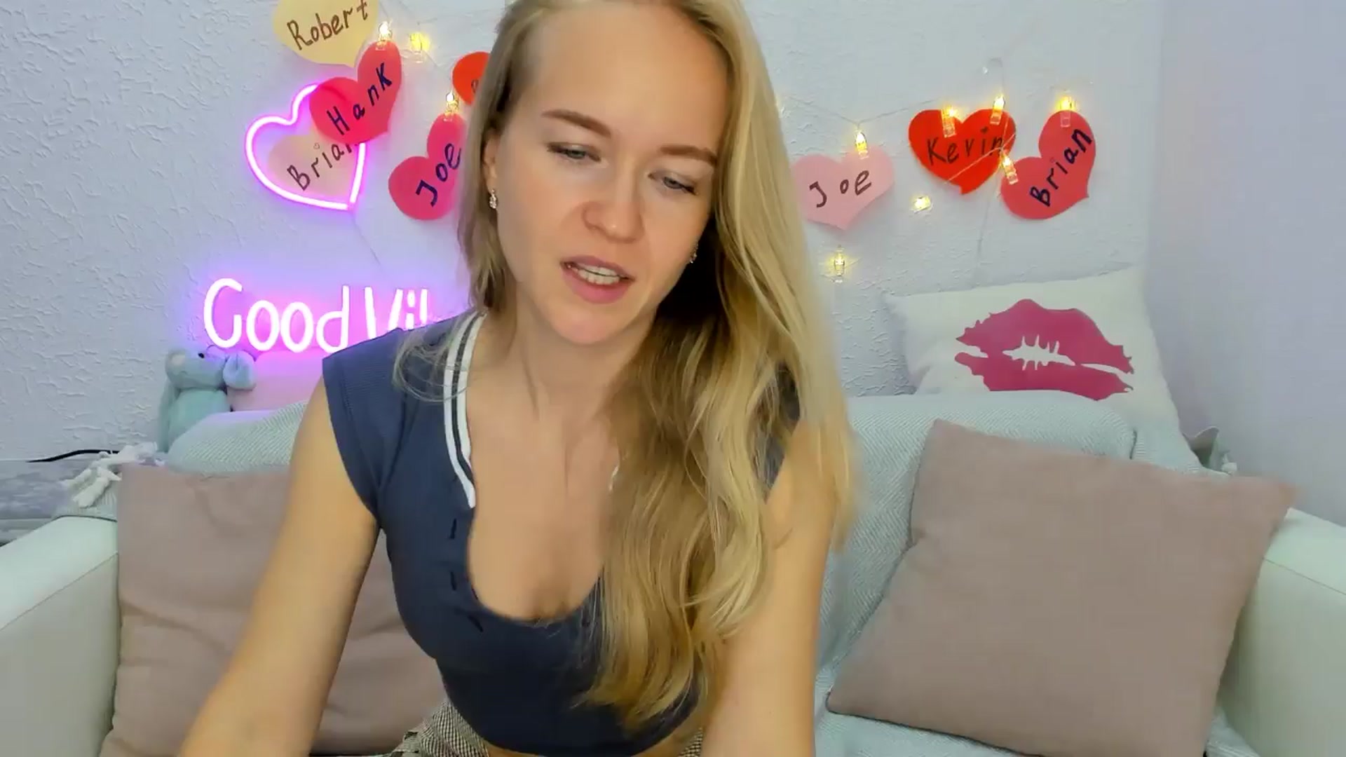 Gallery image thumbnail from Angel_Kristy's myfreecams stream on, 09/21/2024, 02:50 image 13 of 20