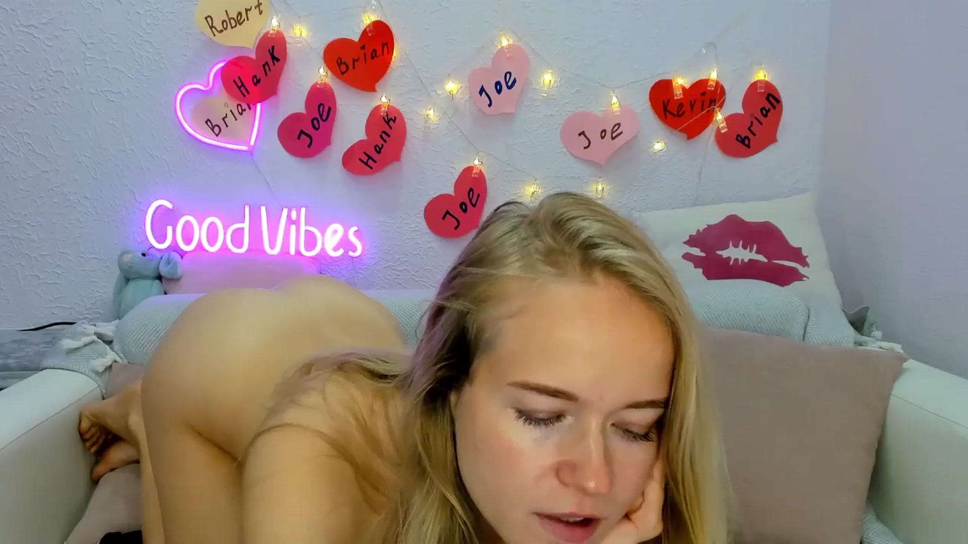 Gallery image thumbnail from Angel_Kristy's myfreecams stream on, 09/21/2024, 03:48 image 6 of 20