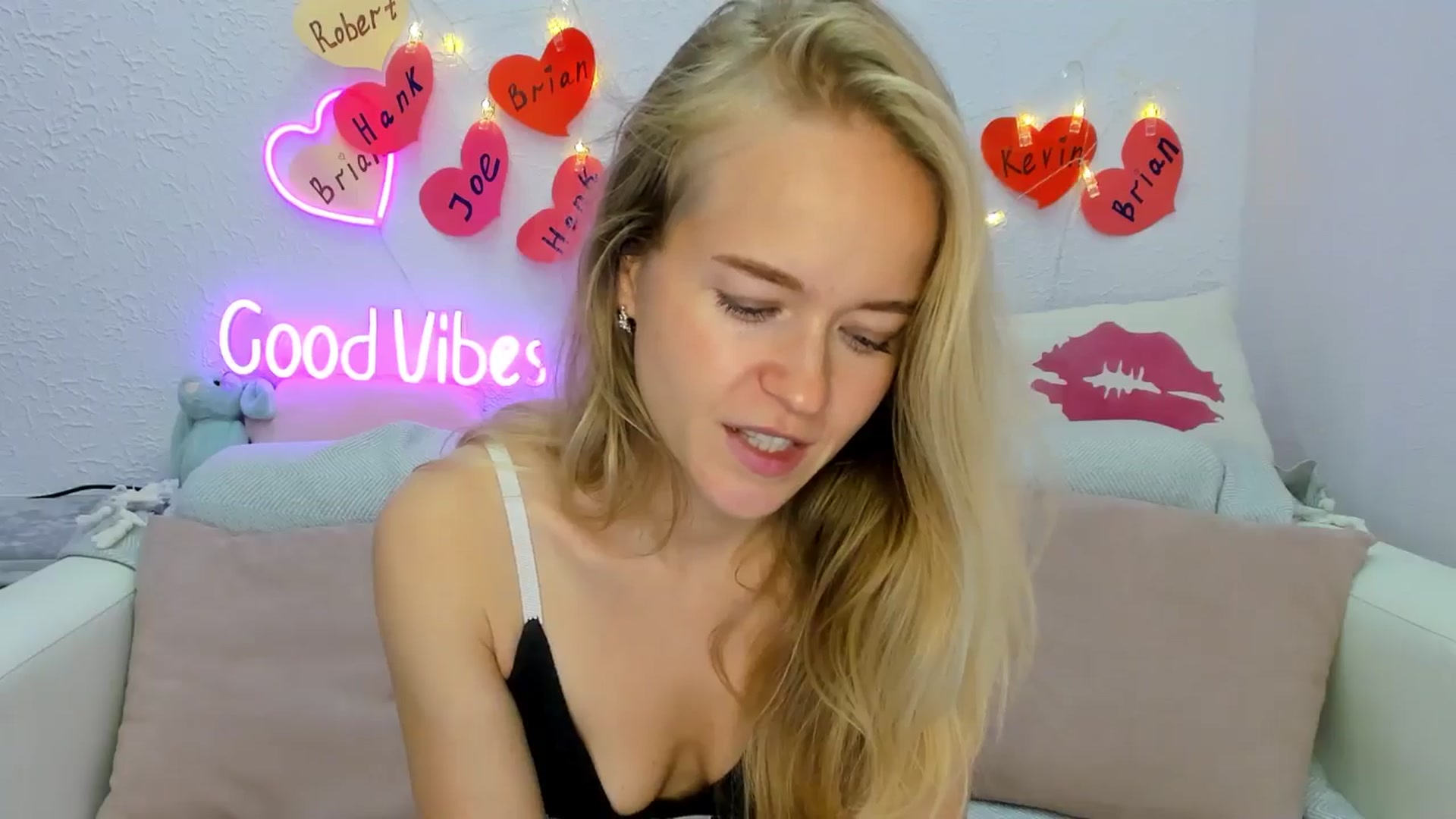 Gallery image thumbnail from Angel_Kristy's myfreecams stream on, 09/21/2024, 03:48 image 3 of 20