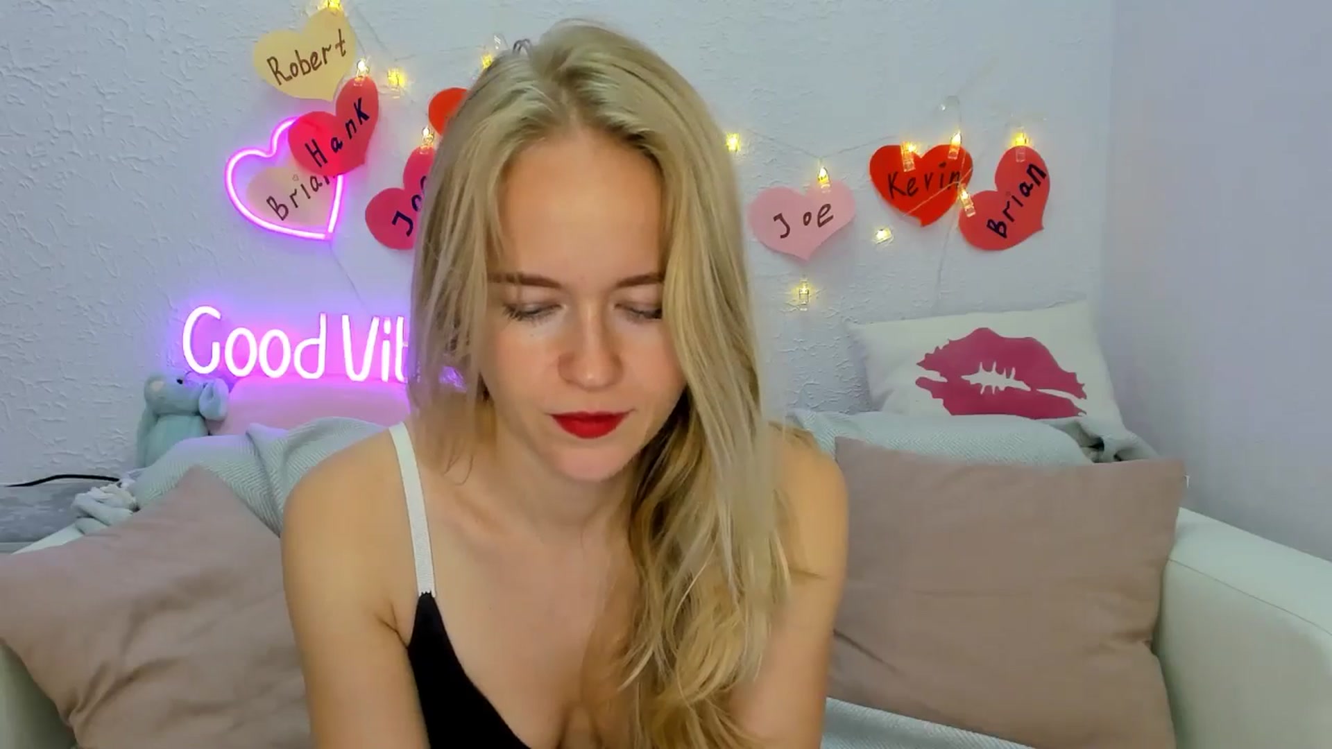 Gallery image thumbnail from Angel_Kristy's myfreecams stream on, 09/21/2024, 06:51 image 4 of 20
