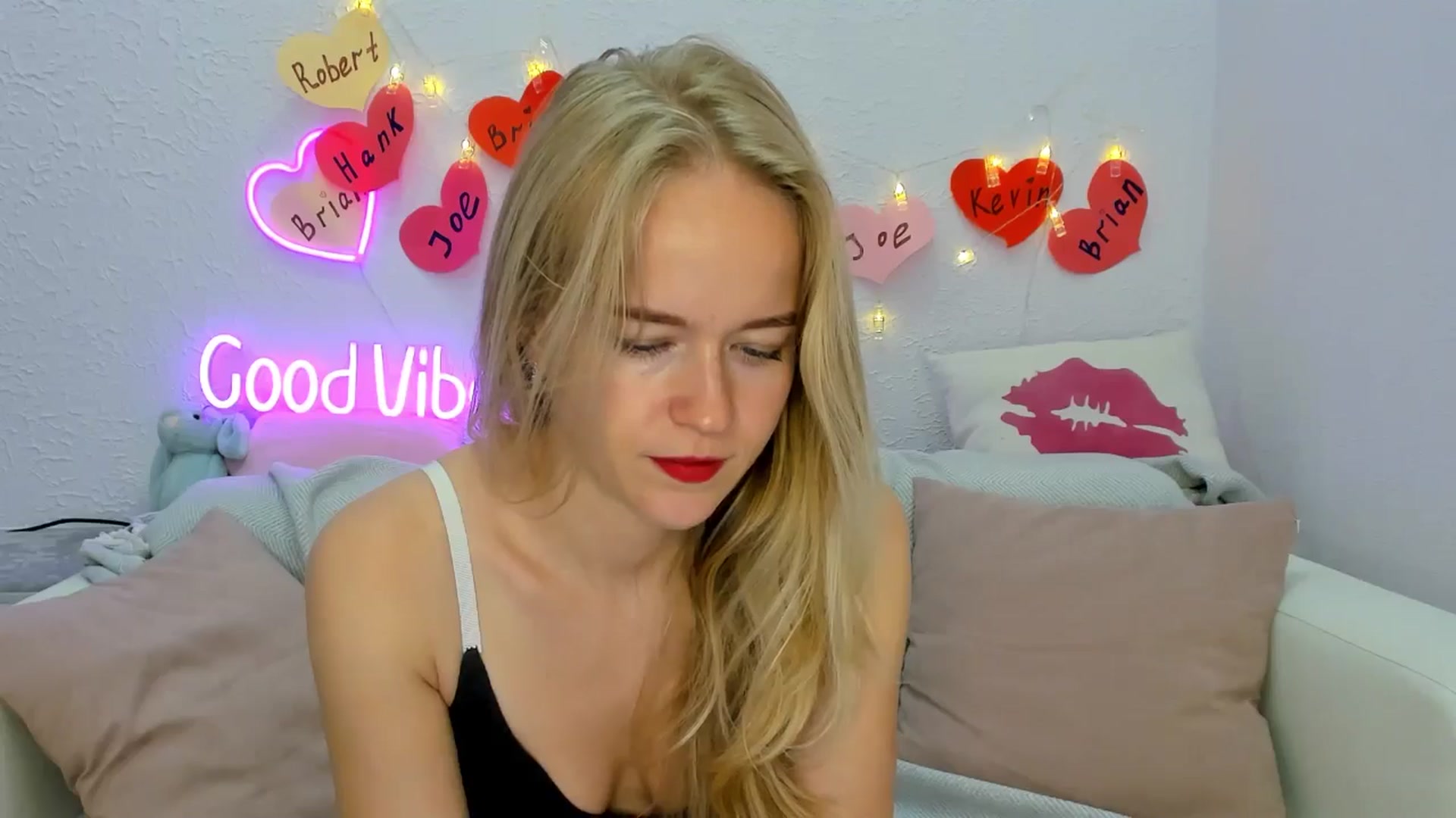 Gallery image thumbnail from Angel_Kristy's myfreecams stream on, 09/21/2024, 06:51 image 3 of 20