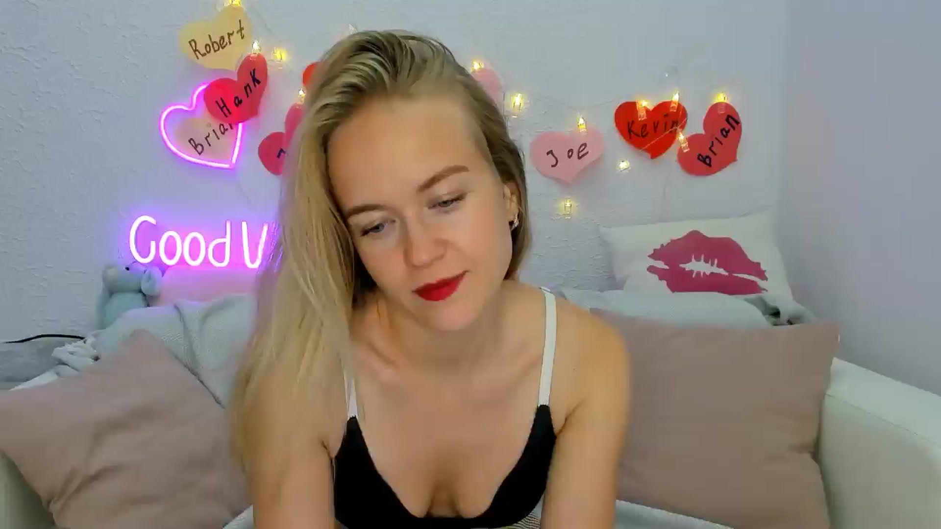 Gallery image thumbnail from Angel_Kristy's myfreecams stream on, 09/21/2024, 06:51 image 6 of 20