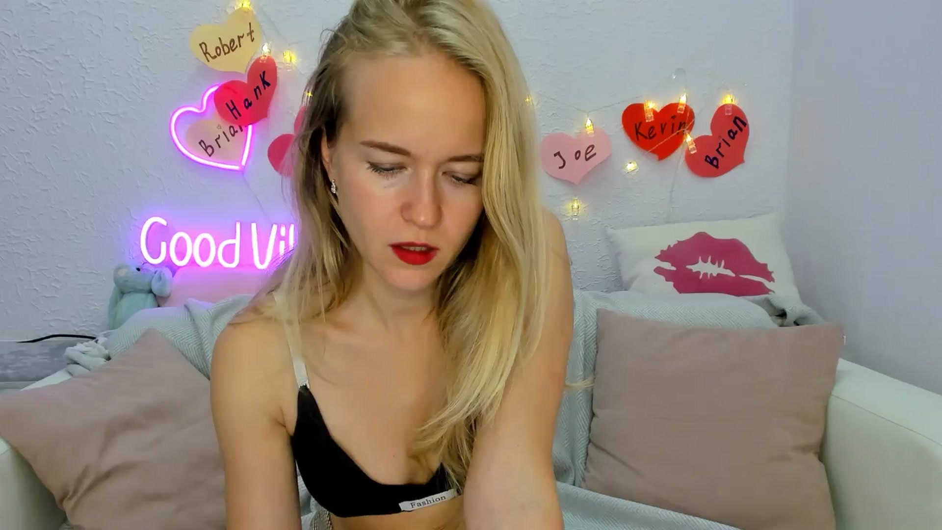 Gallery image thumbnail from Angel_Kristy's myfreecams stream on, 09/21/2024, 06:51 image 18 of 20